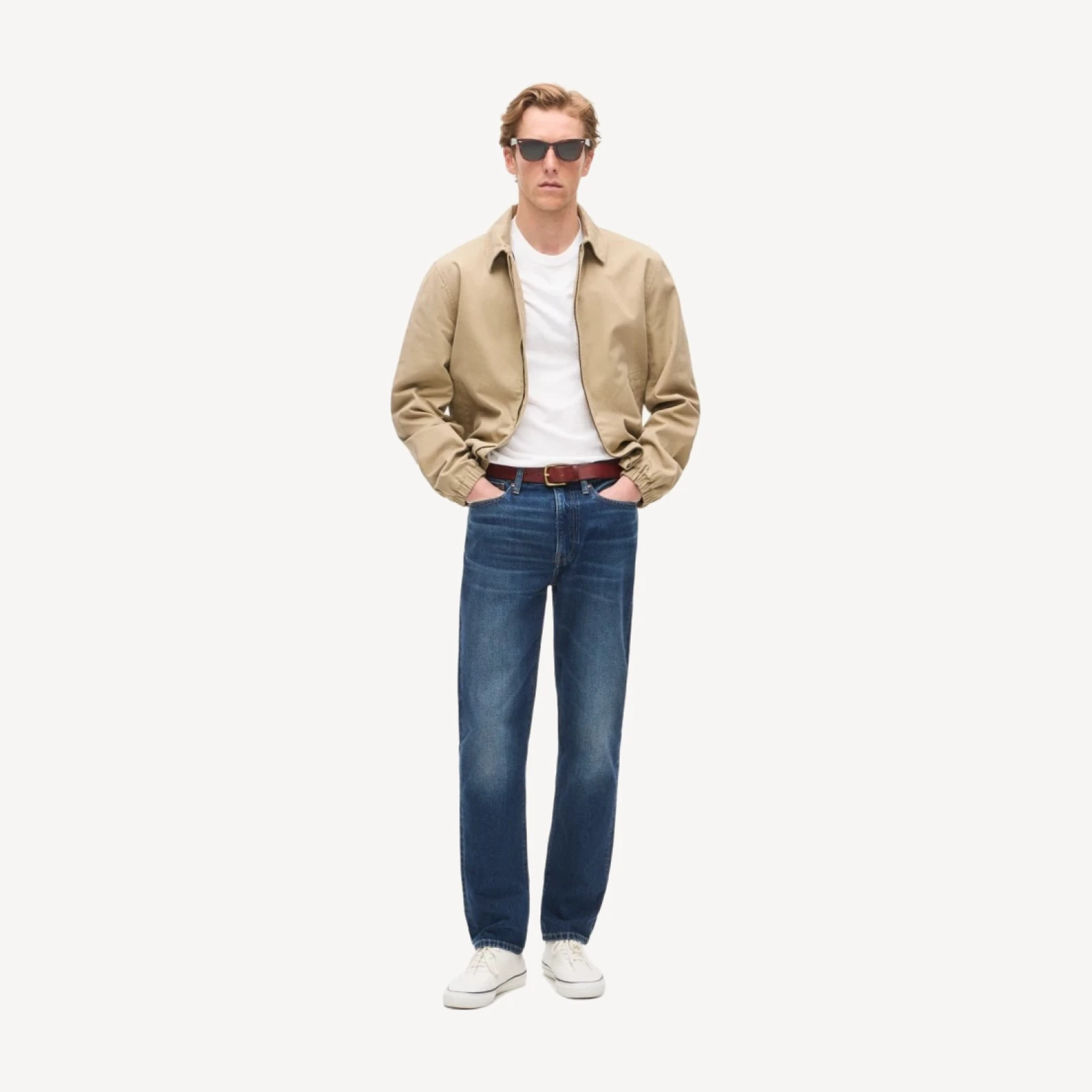 Classic Straight jean in vintage dark wash denim