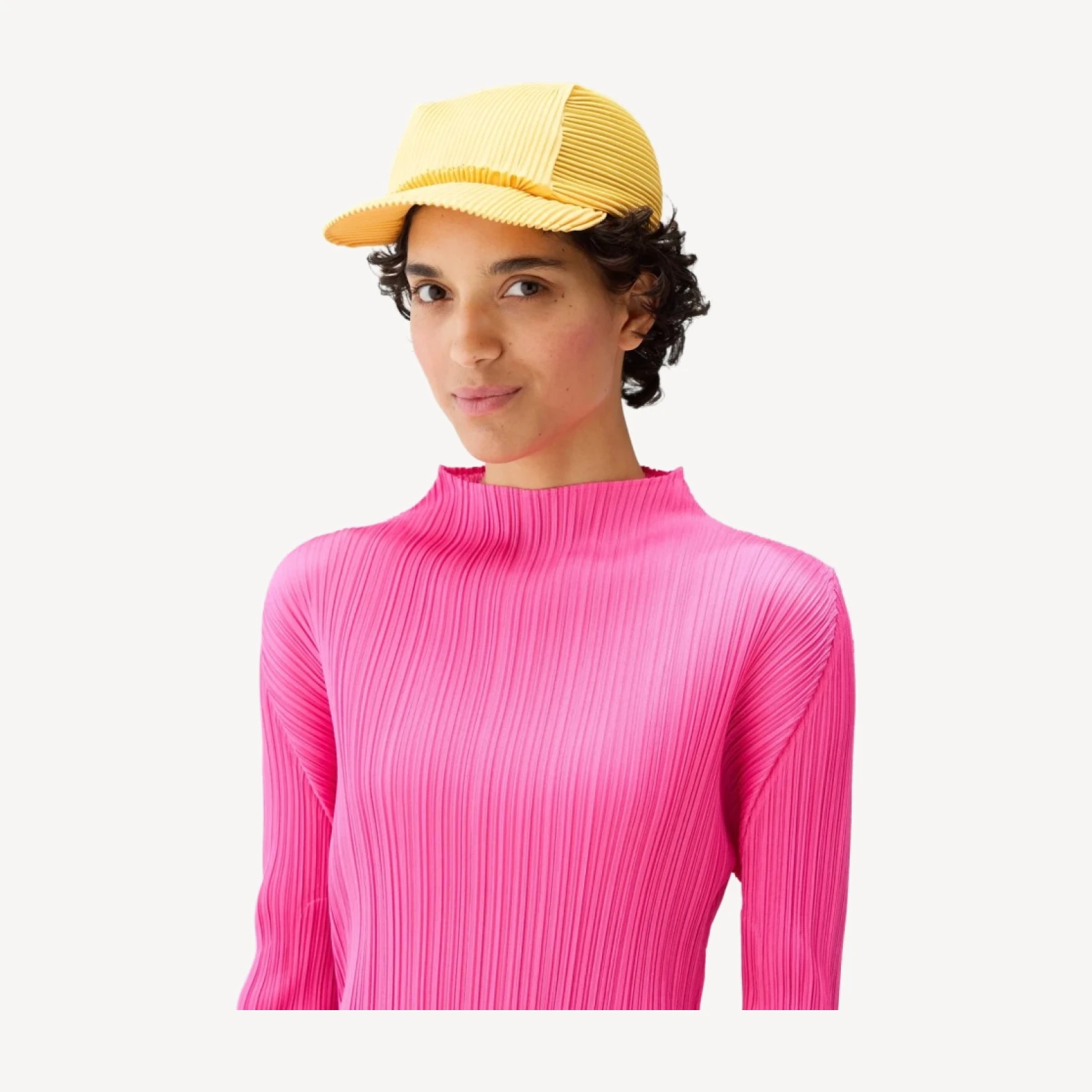 PLEATS CAP
