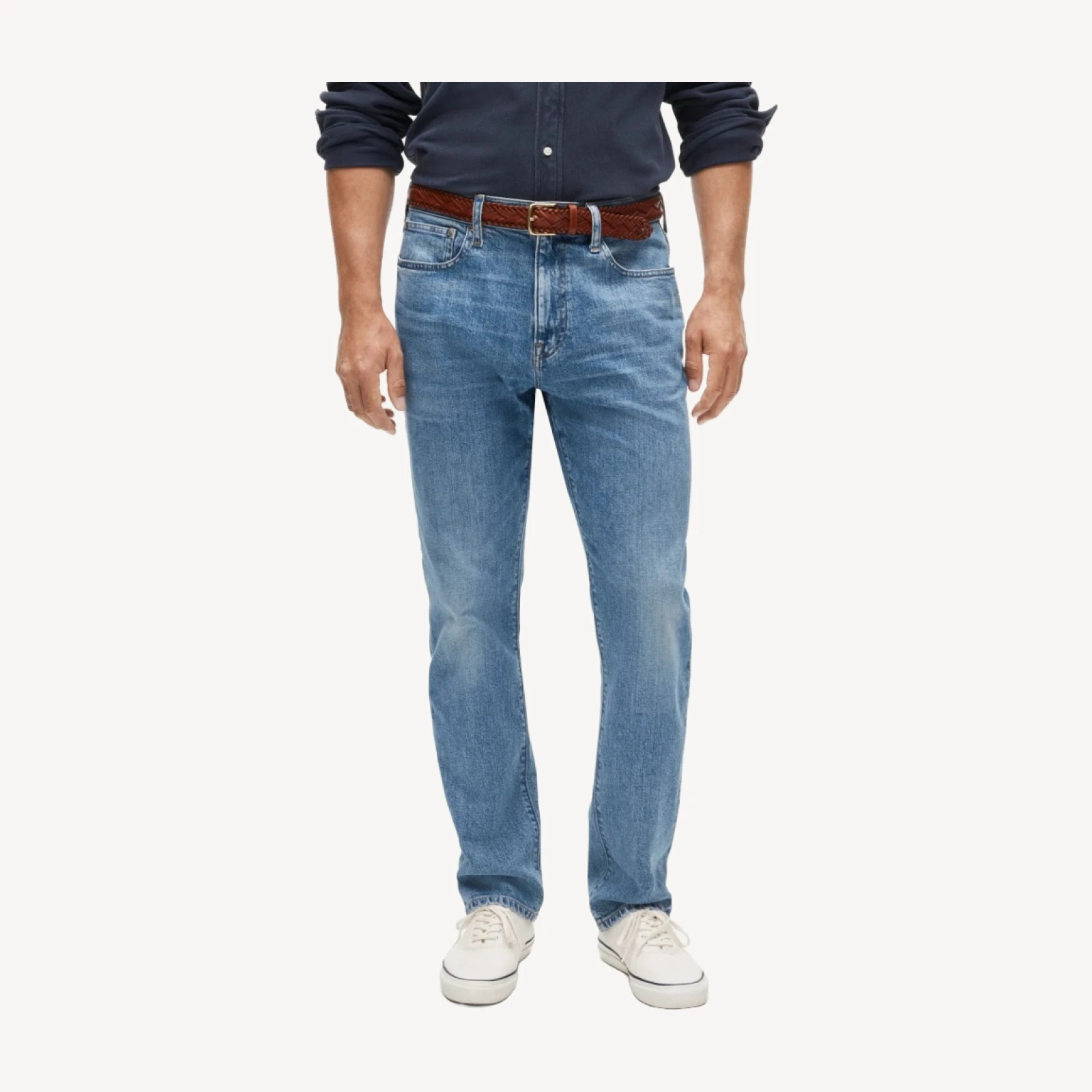 Athletic Straight-fit stretch jean in vintage medium wash