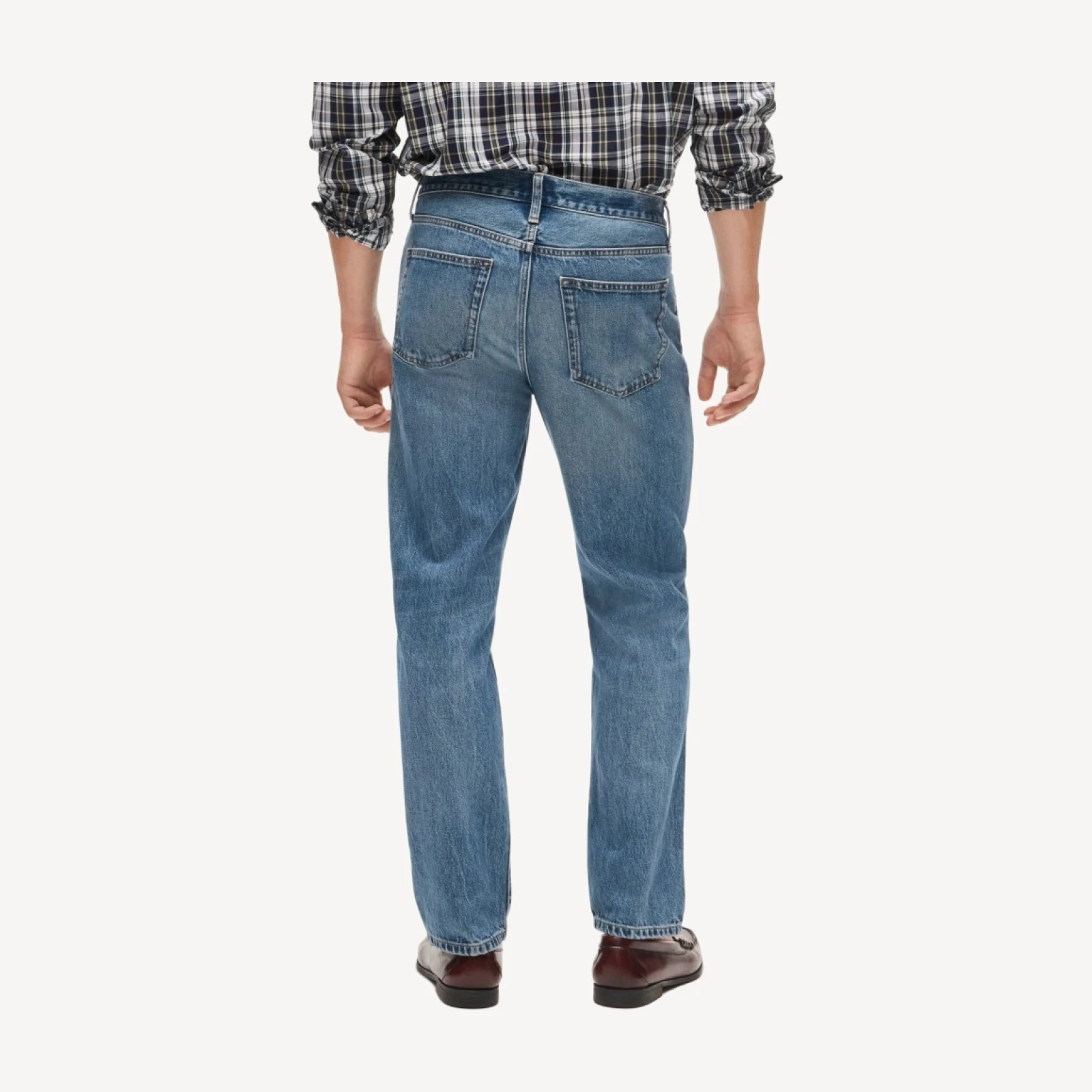 Classic Straight jean in Ivy medium wash