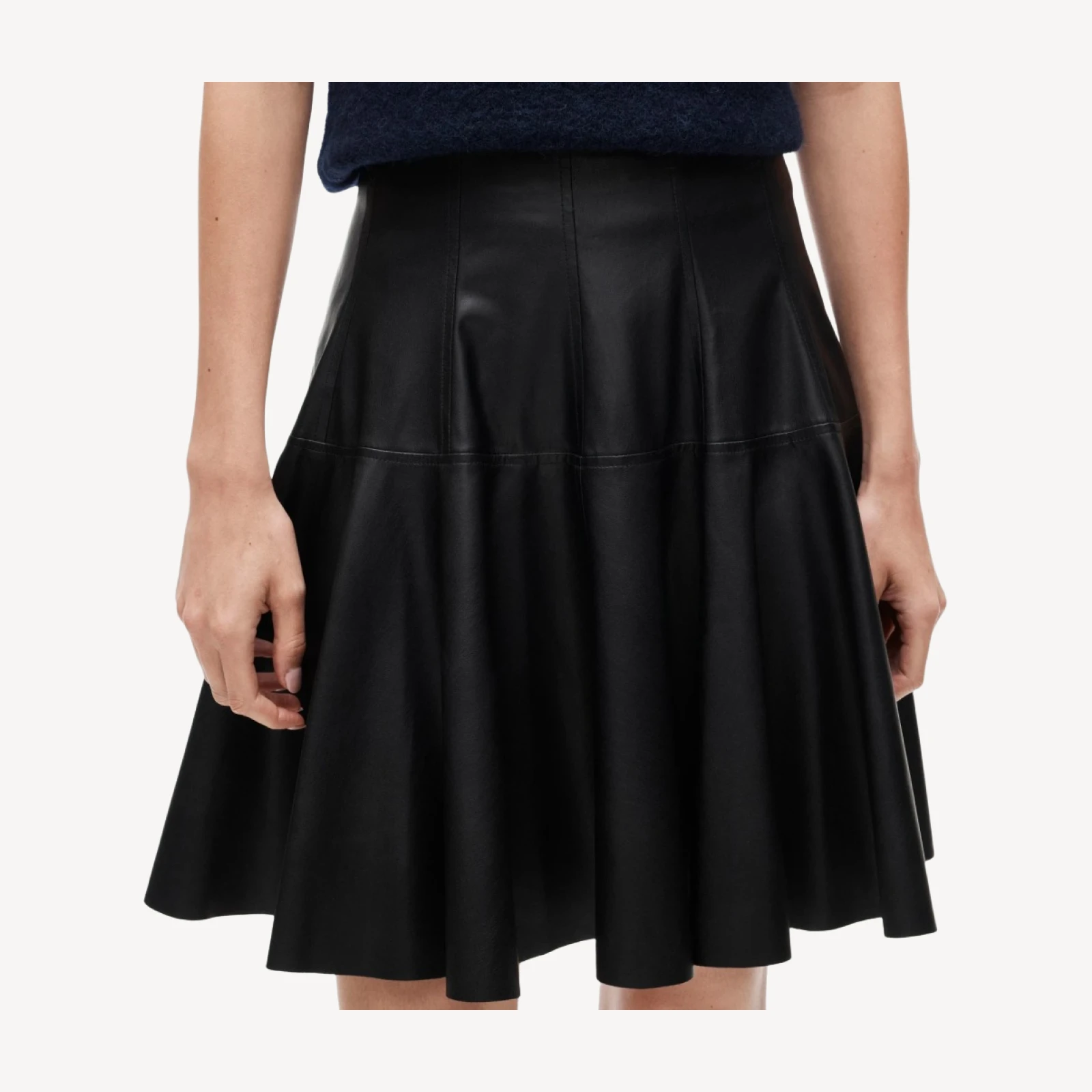 Mini circle skirt in faux leather