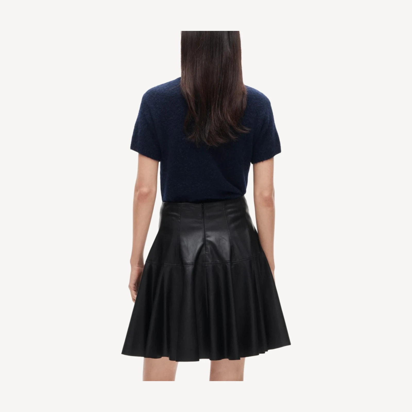 Mini circle skirt in faux leather