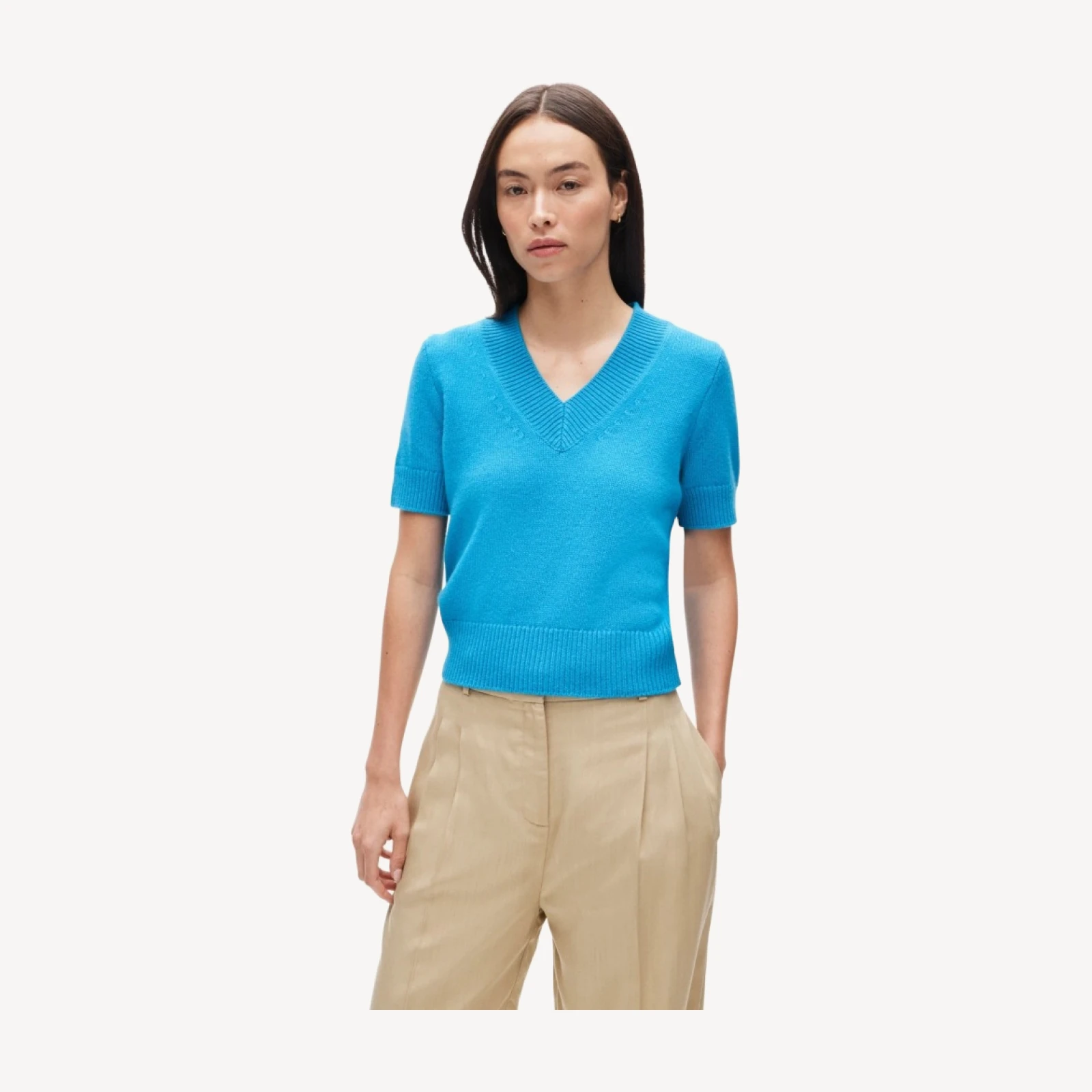 Short-sleeve V-neck sweater in vintage wool