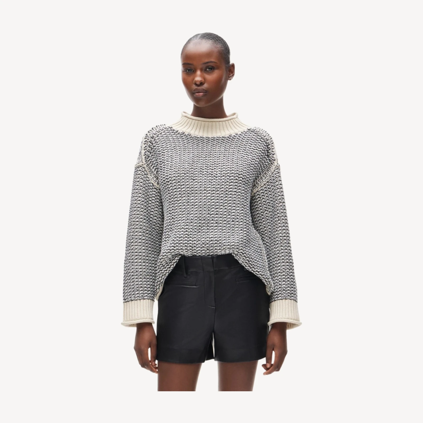 Faux-leather short