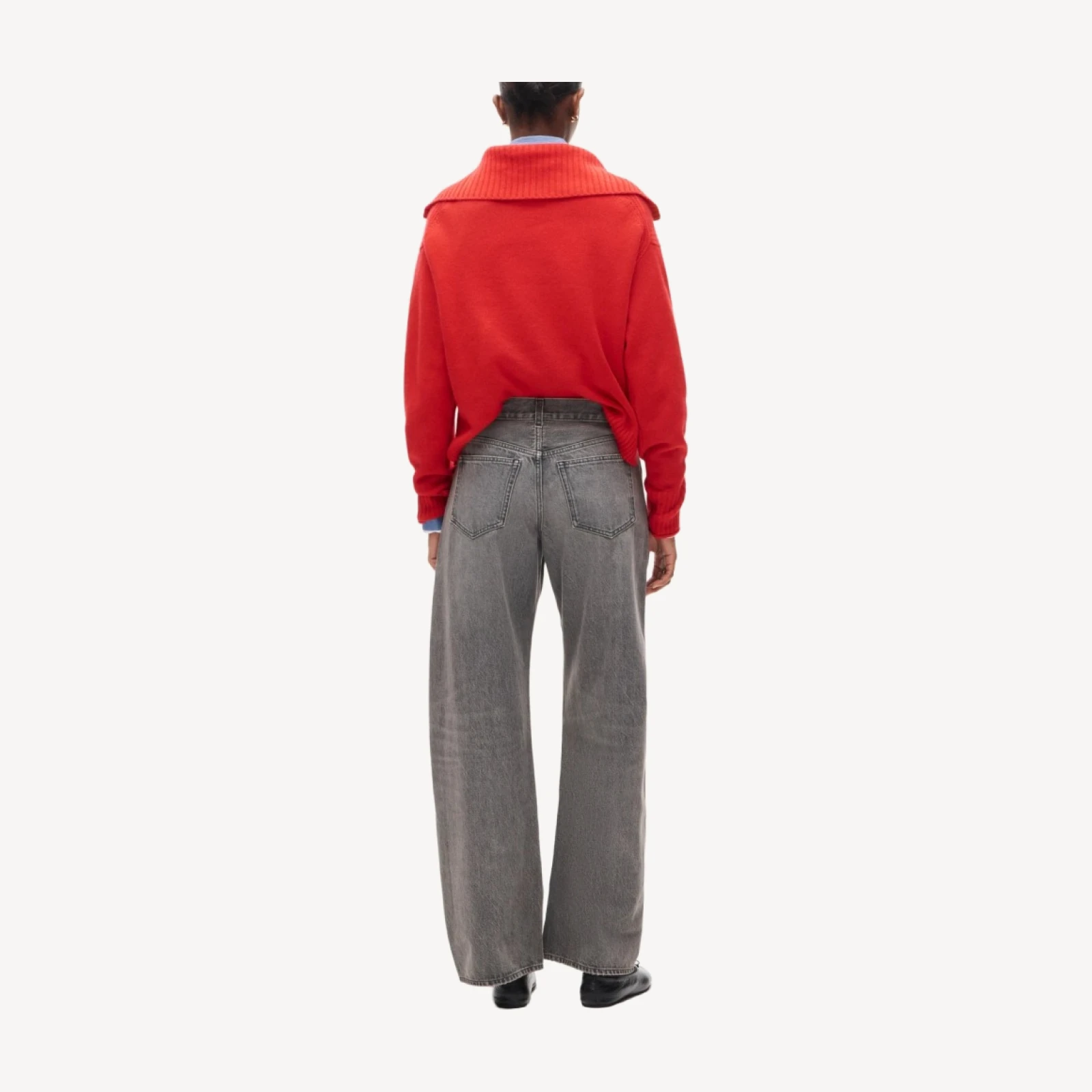 Exaggerated barrel jean