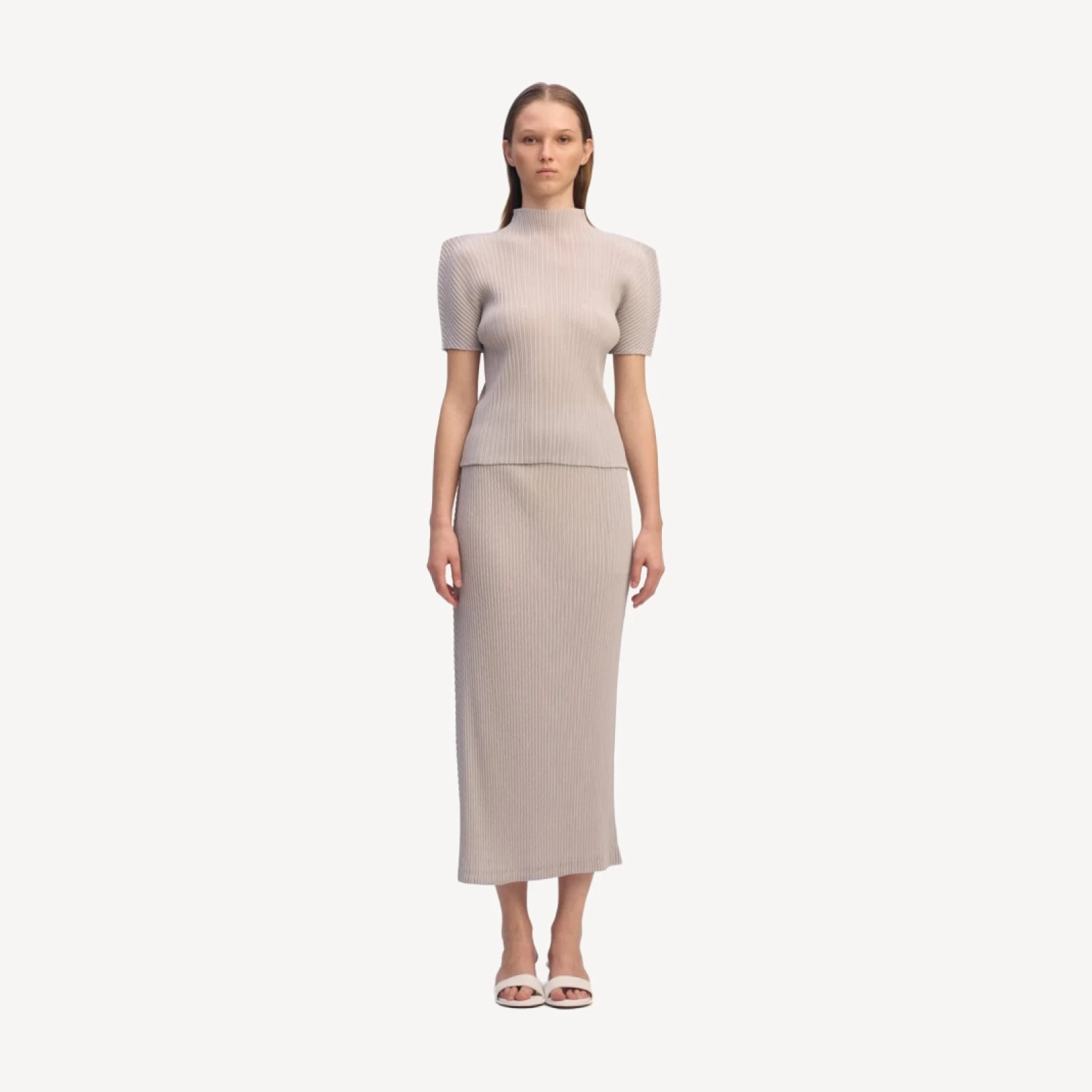 BOX SHOULDER PLEATS