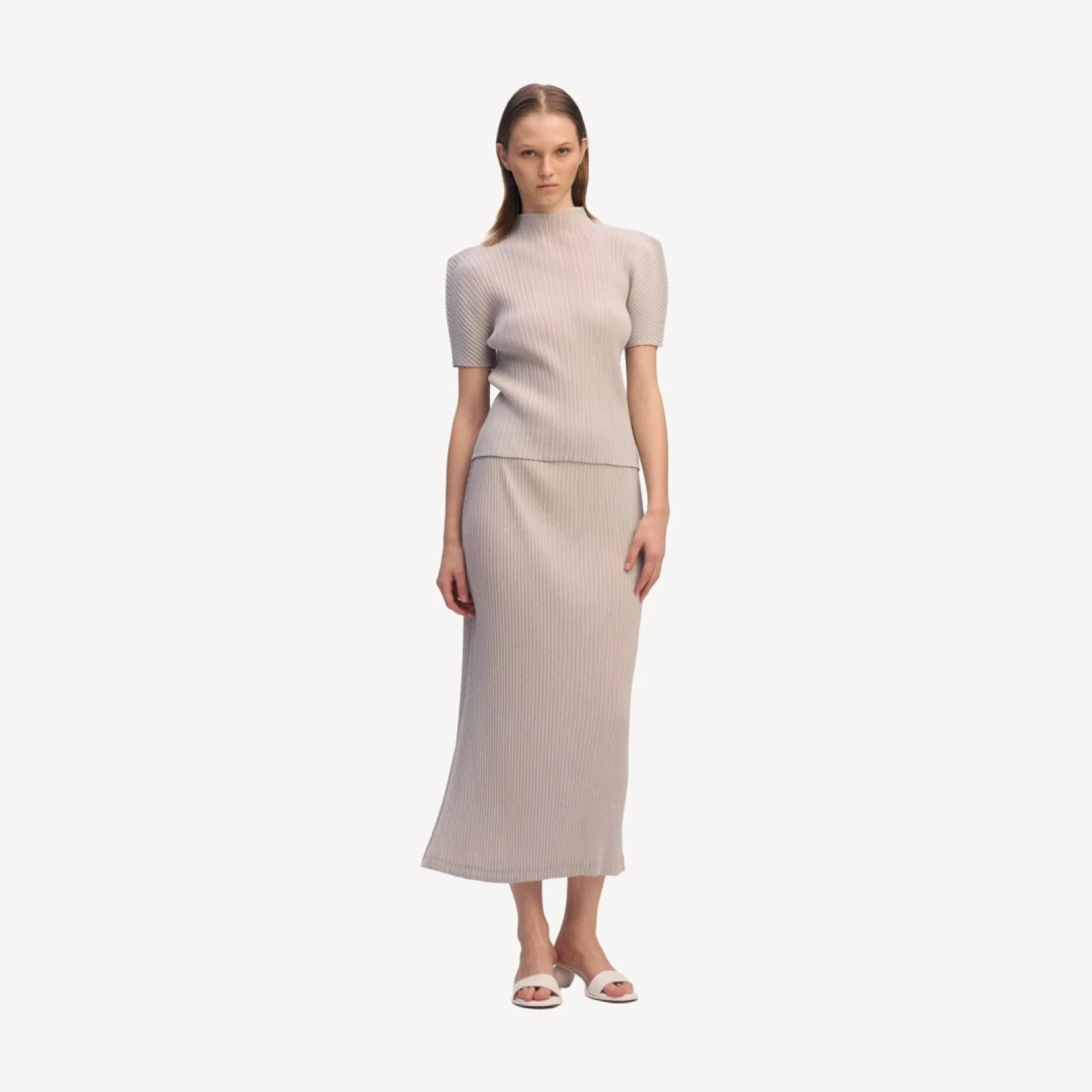 BOX SHOULDER PLEATS