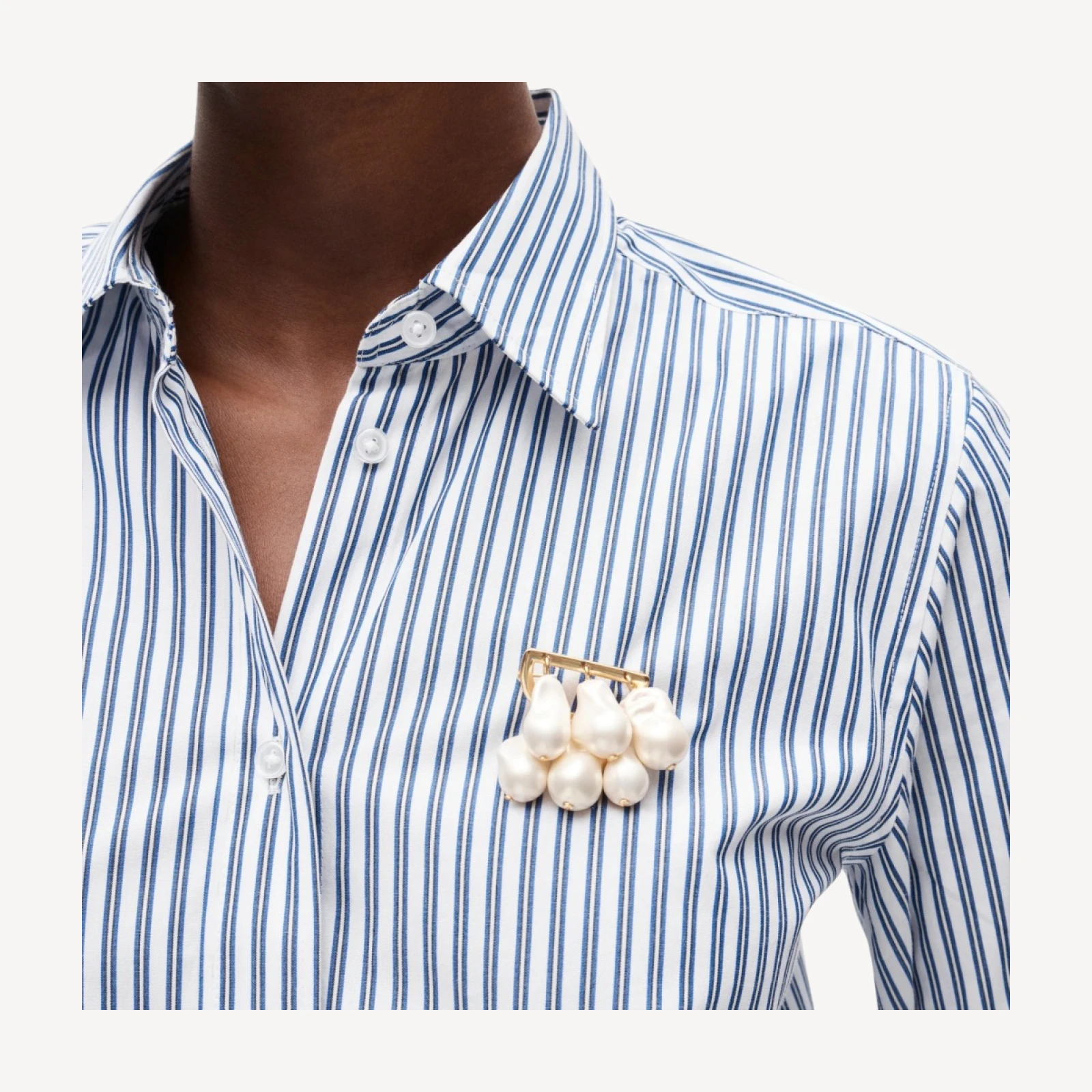 Tiered pearl brooch