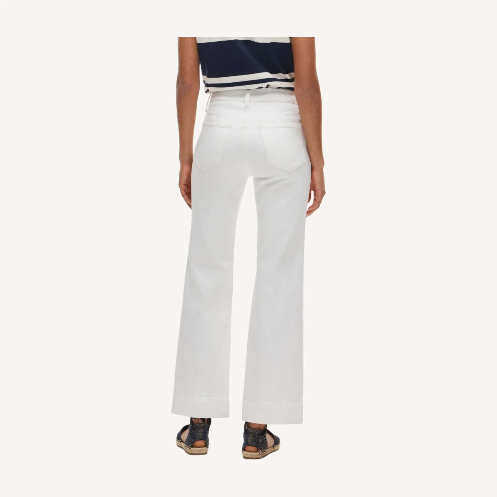 Charley kickout cropped jean in super-stretch with patch pockets