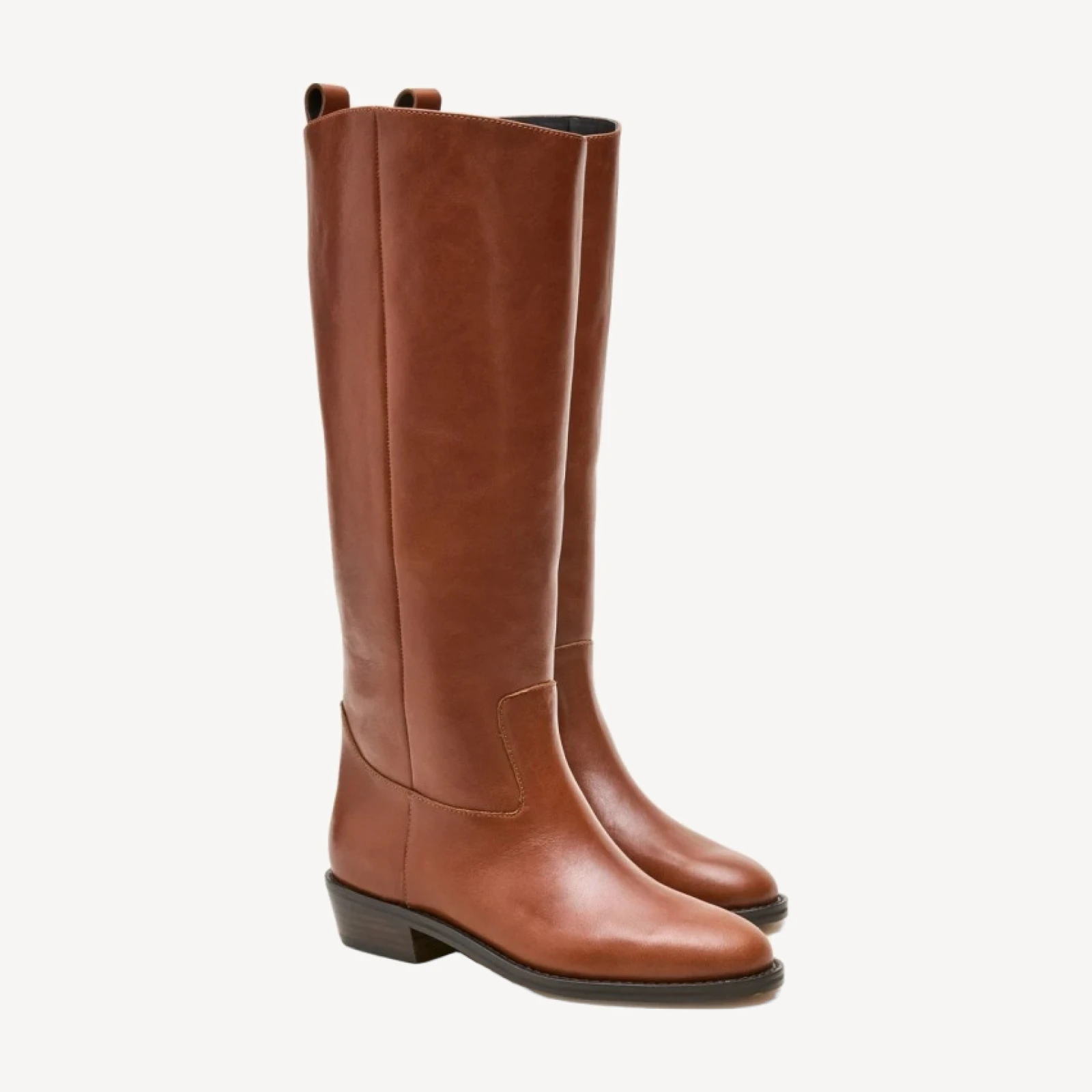 Knee-high riding boots in leather