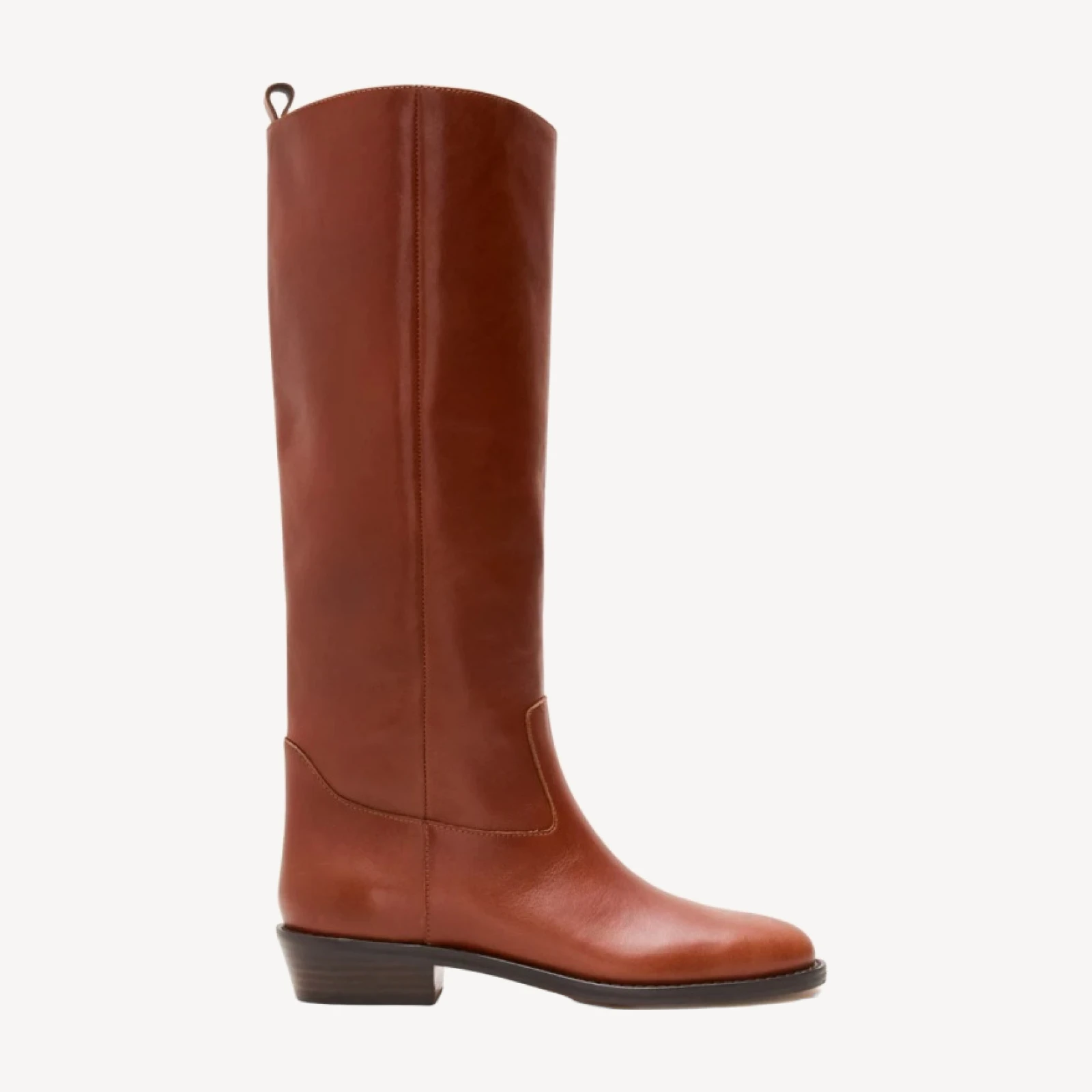 Knee-high riding boots in leather