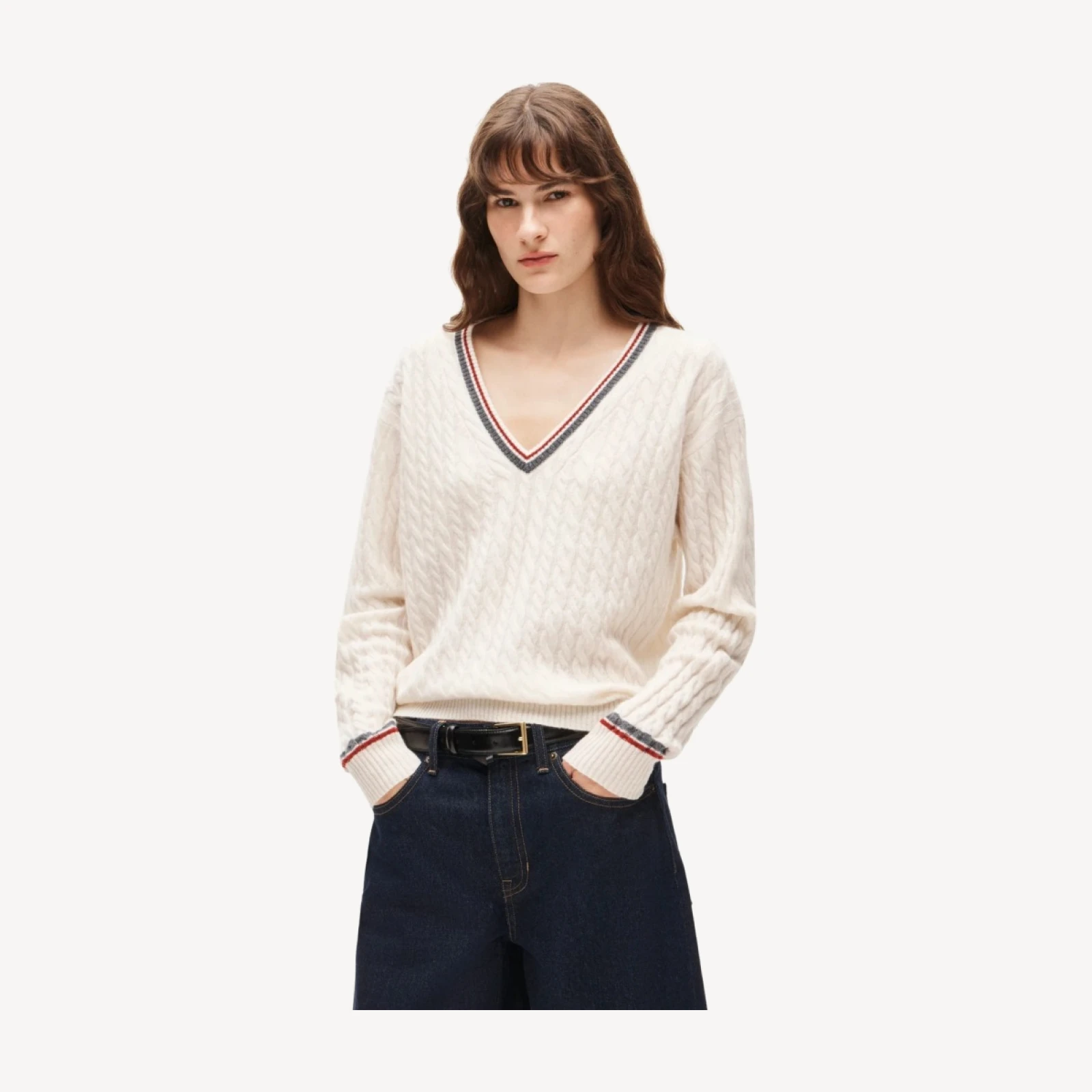 Perfect cashmere V-neck in cable knit