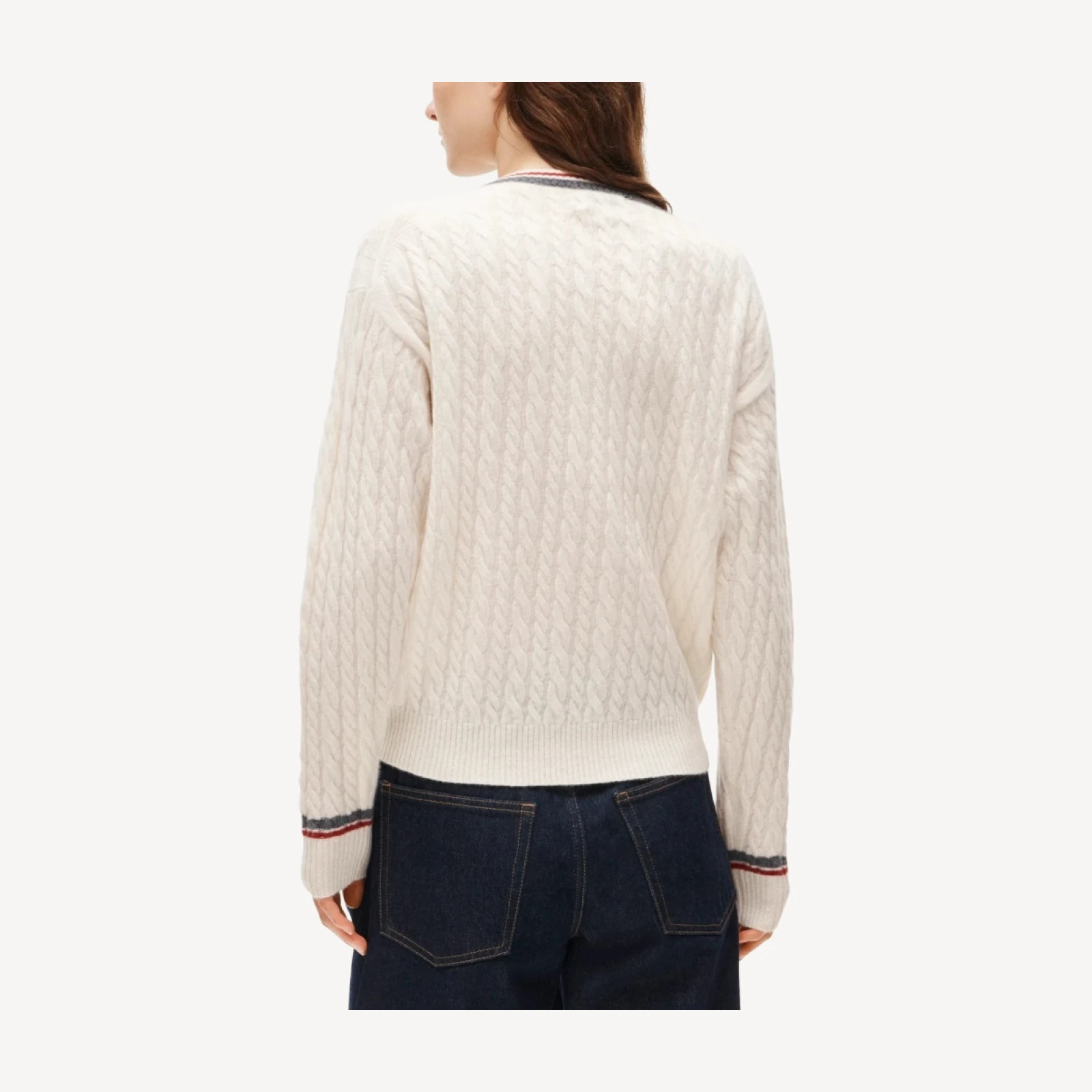 Perfect cashmere V-neck in cable knit