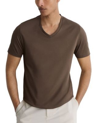 Reiss Baron Tailored Fit Airwater Cotton V Neck Tee