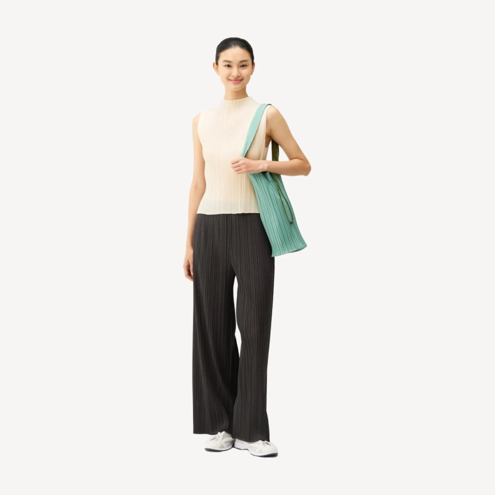 PLEATS SWAN BAG