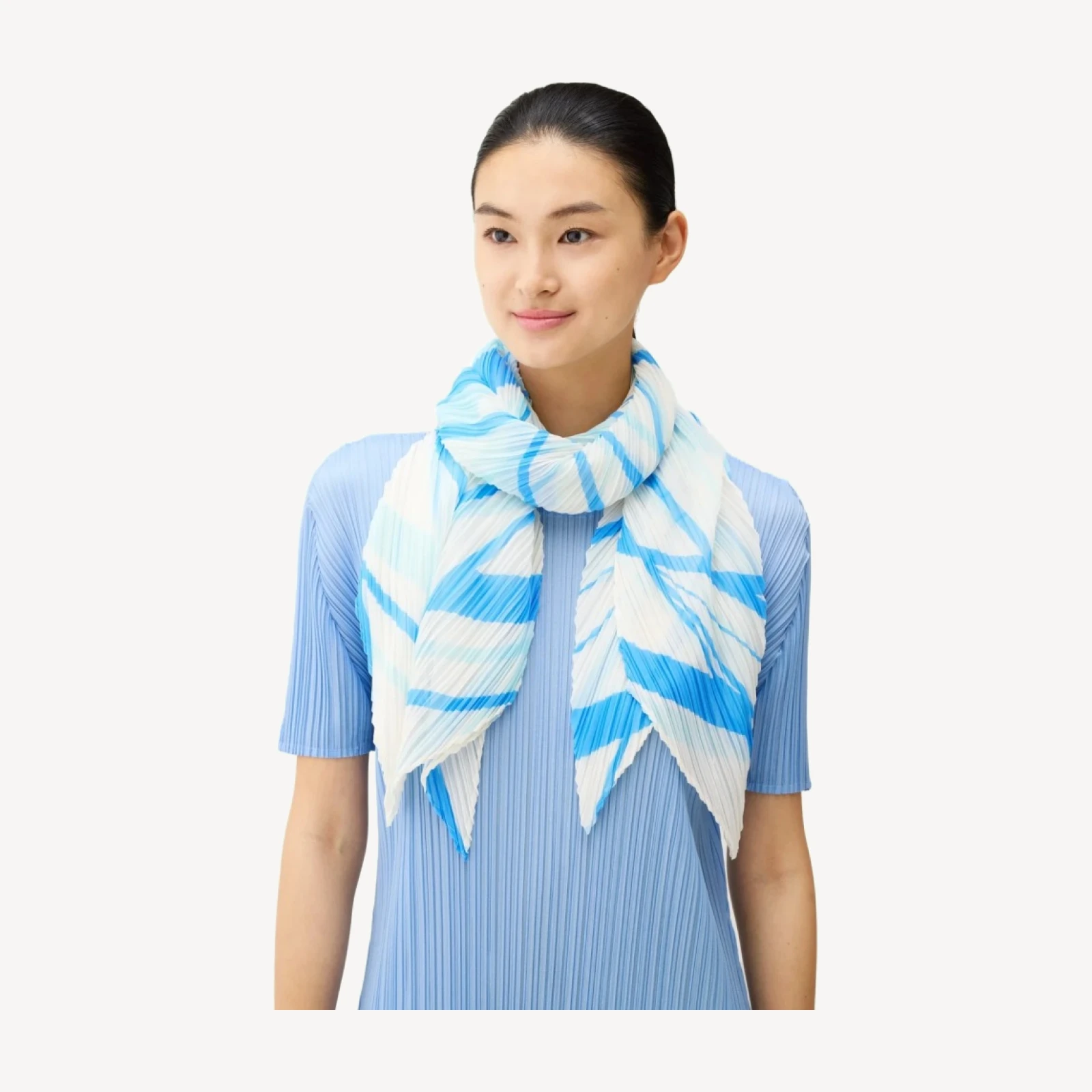 FOLD LINE SCARF
