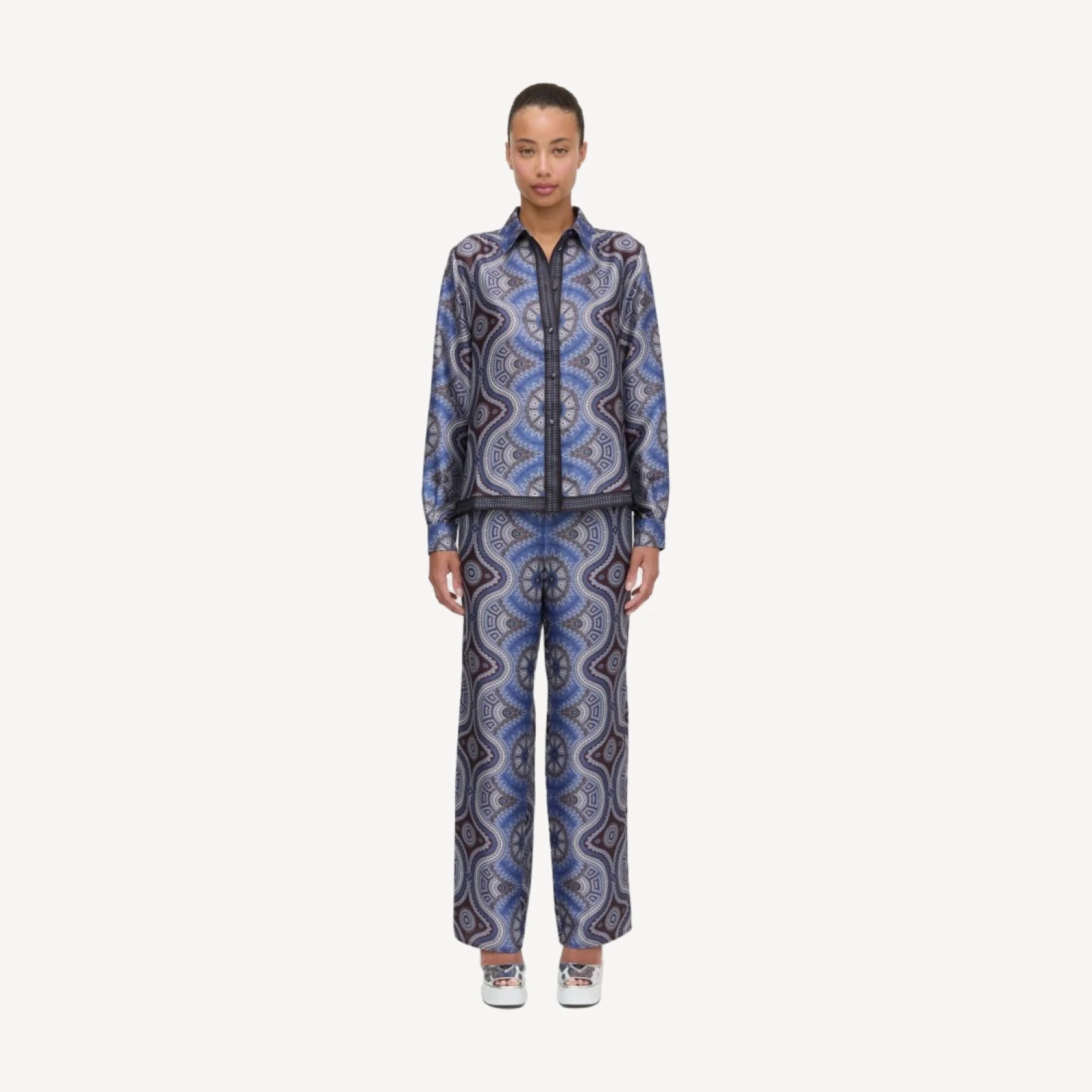 The Taylor Pant - Brown Cobalt Medallion