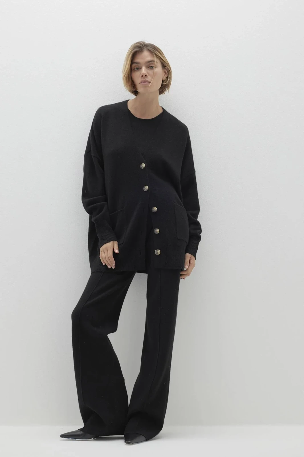 LILY BUTTON-UP CASHMERE CARDIGAN - BLACK