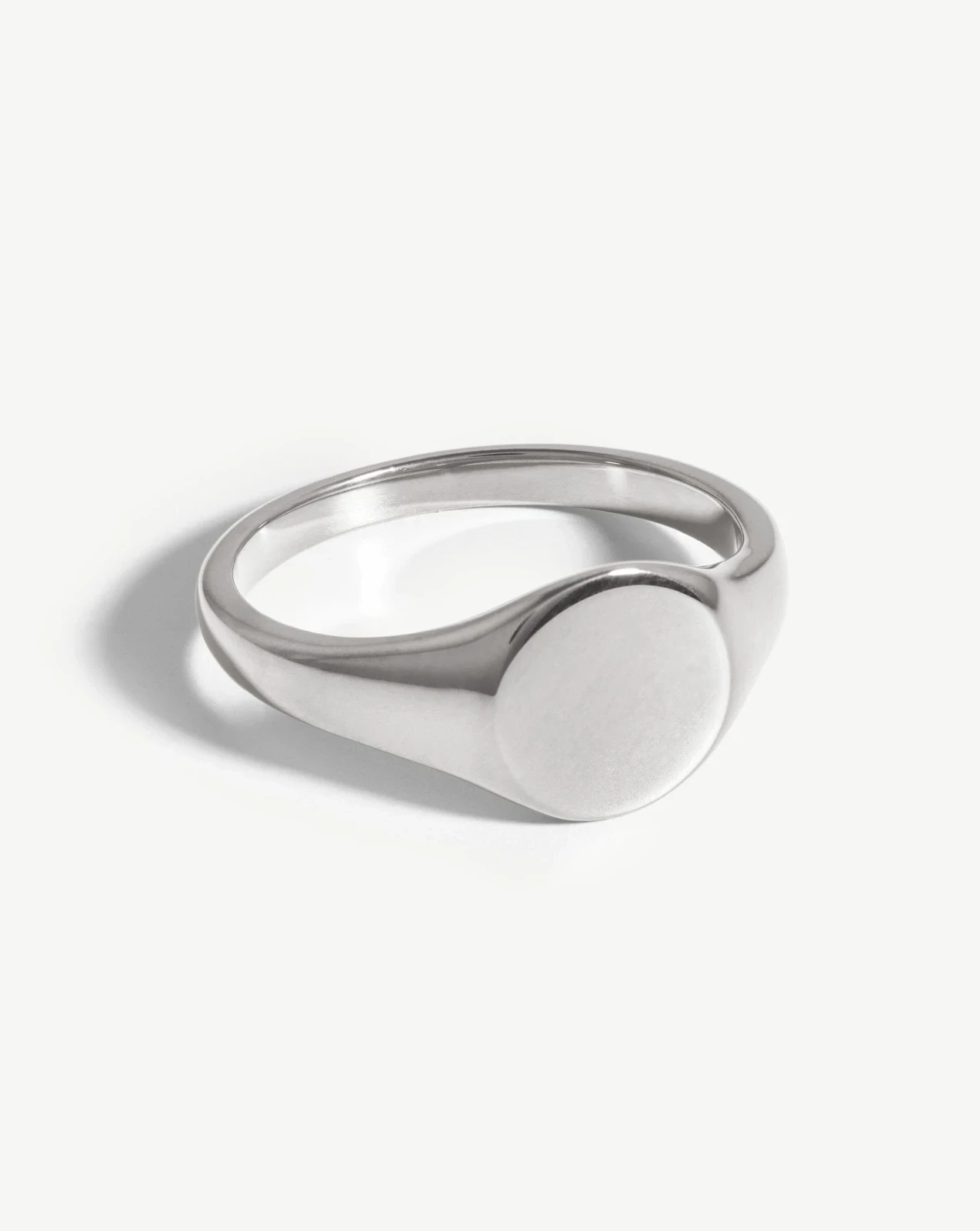 Engravable Round Signet Ring | Silver Plated
