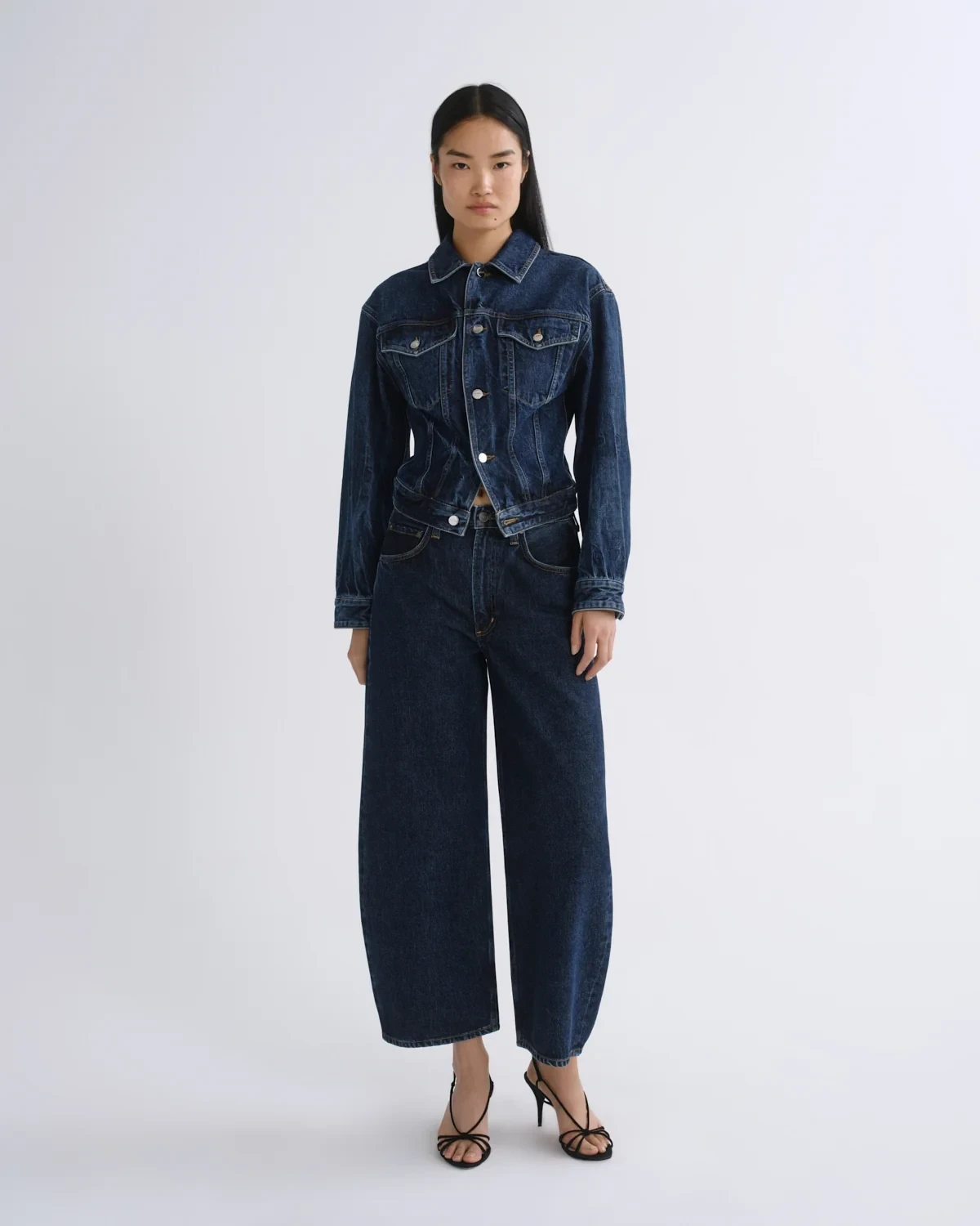 Low Curve Crop Jean in Pendulum