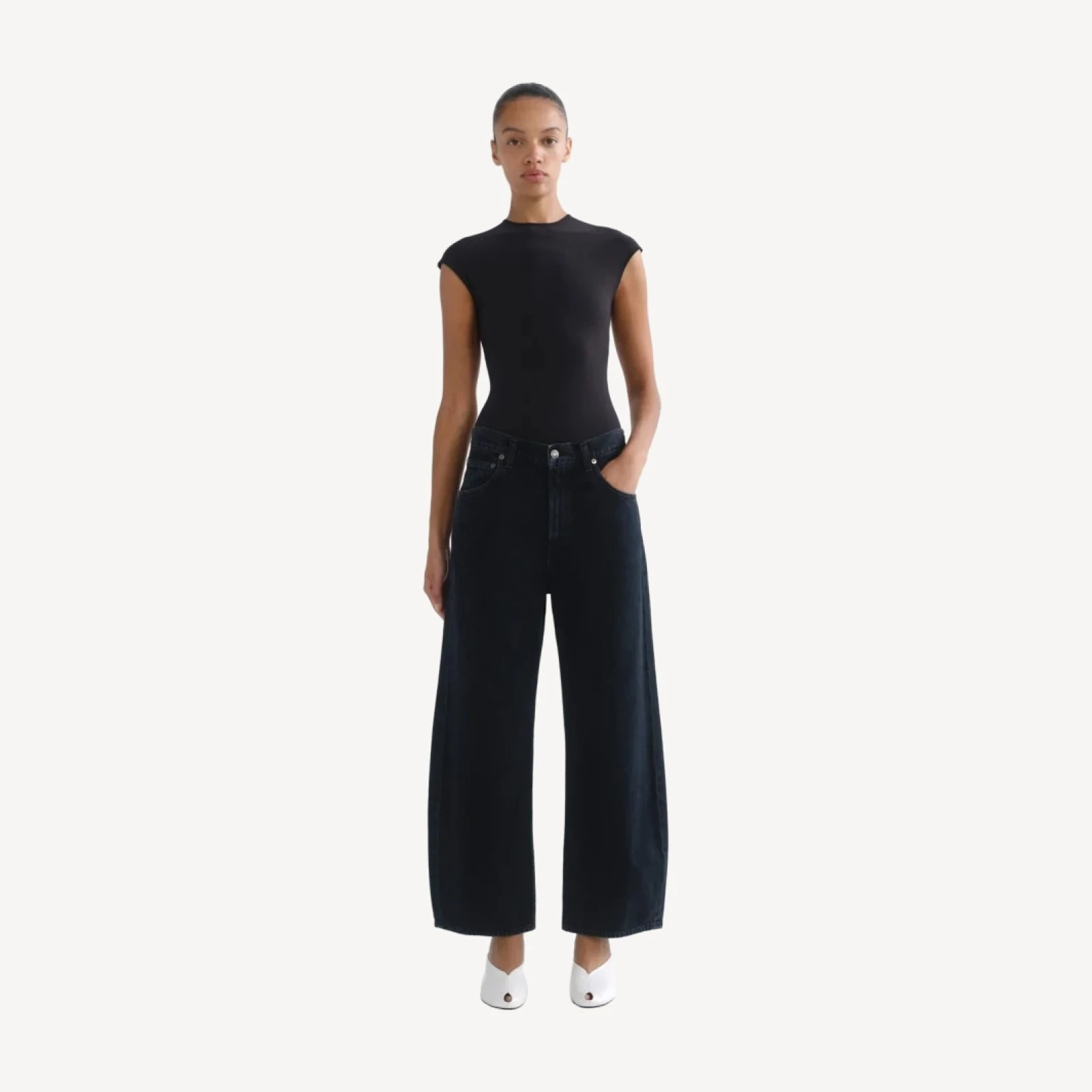 Low Curve Crop Jean (Weightless) in Crushed