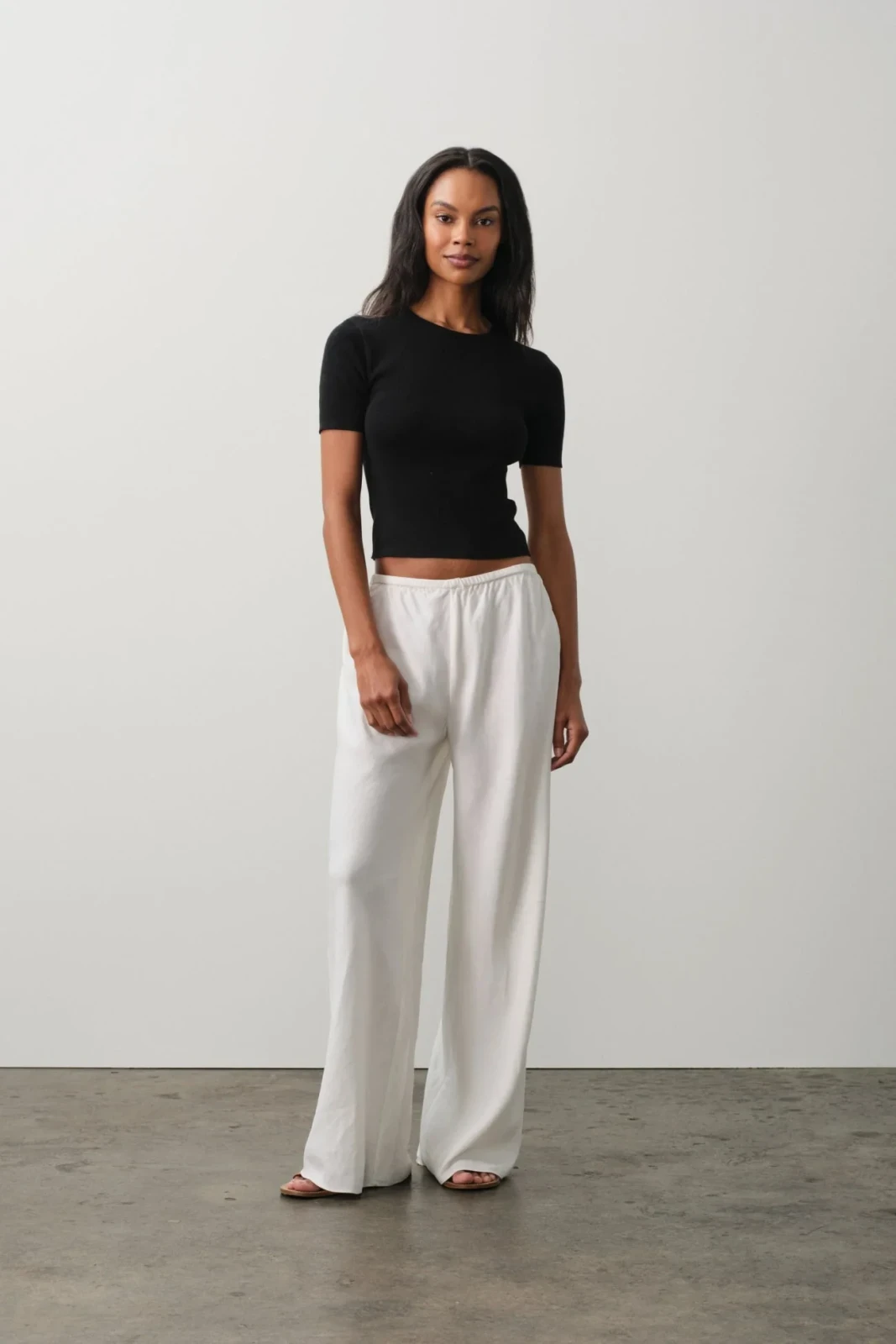 AMEY COTTON CASHMERE TEE - BLACK