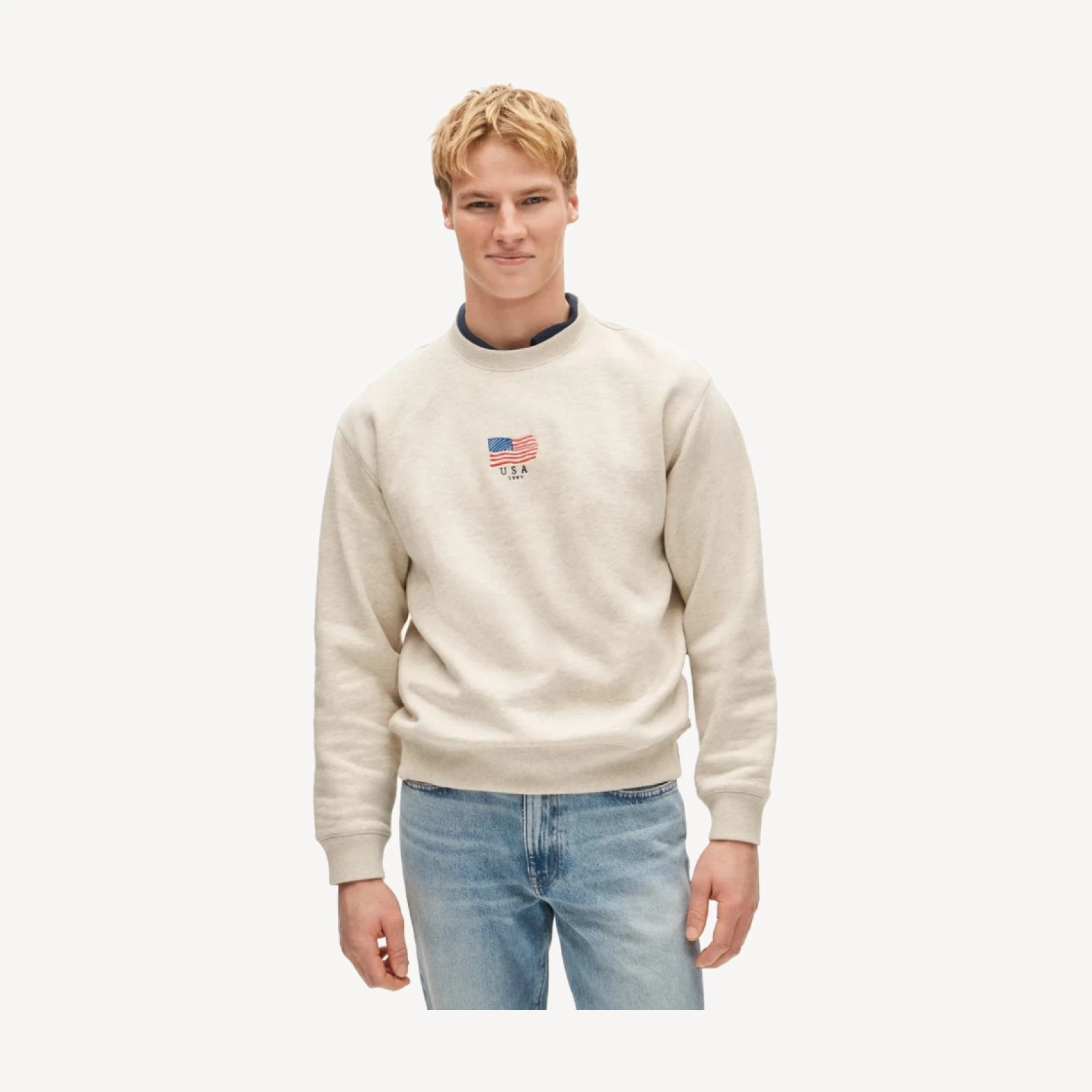 '83 fleece sweatshirt with flag embroidery