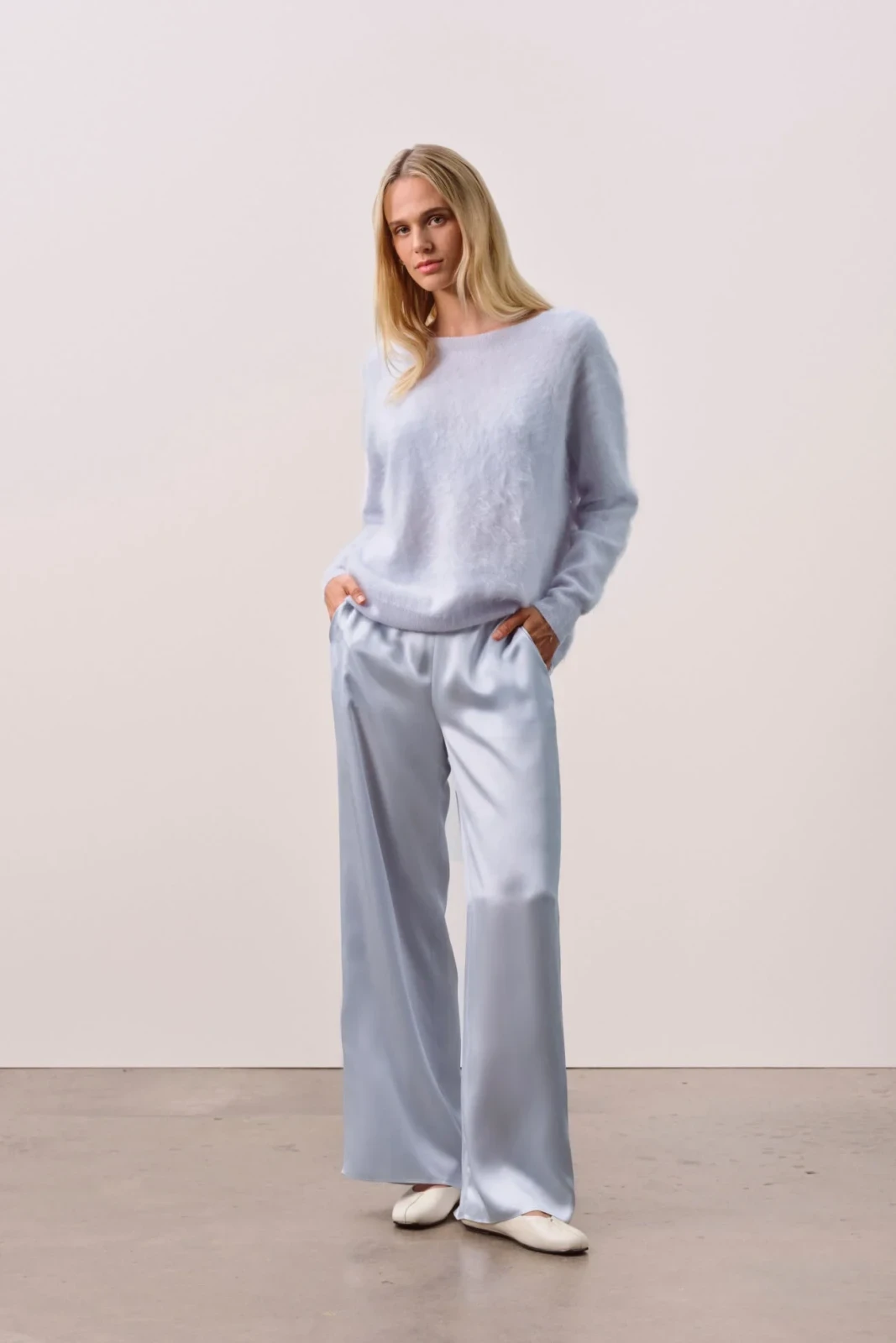 DOVE CASHMERE OFF THE SHOULDER SWEATER - CLOUD