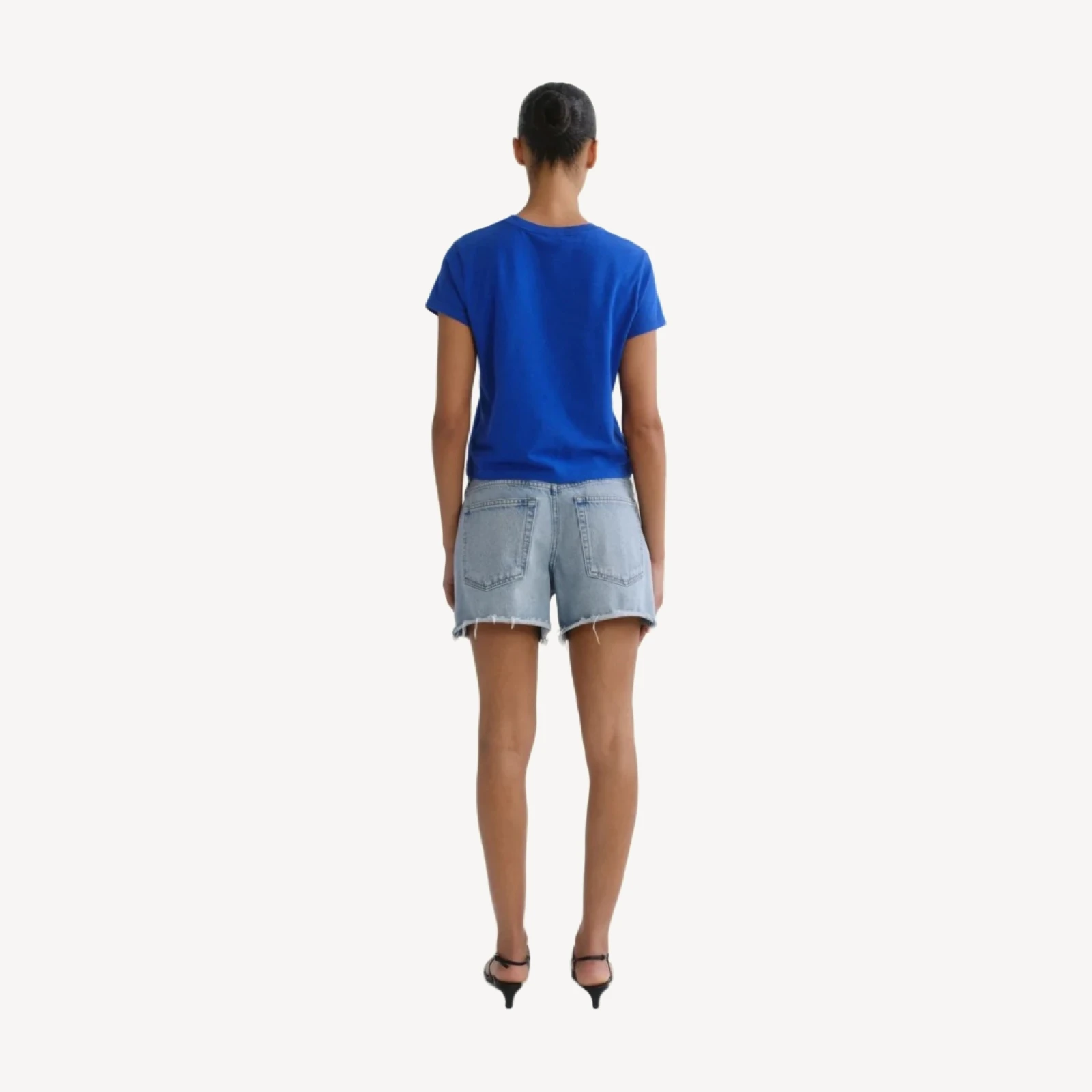 Nye Short in Post