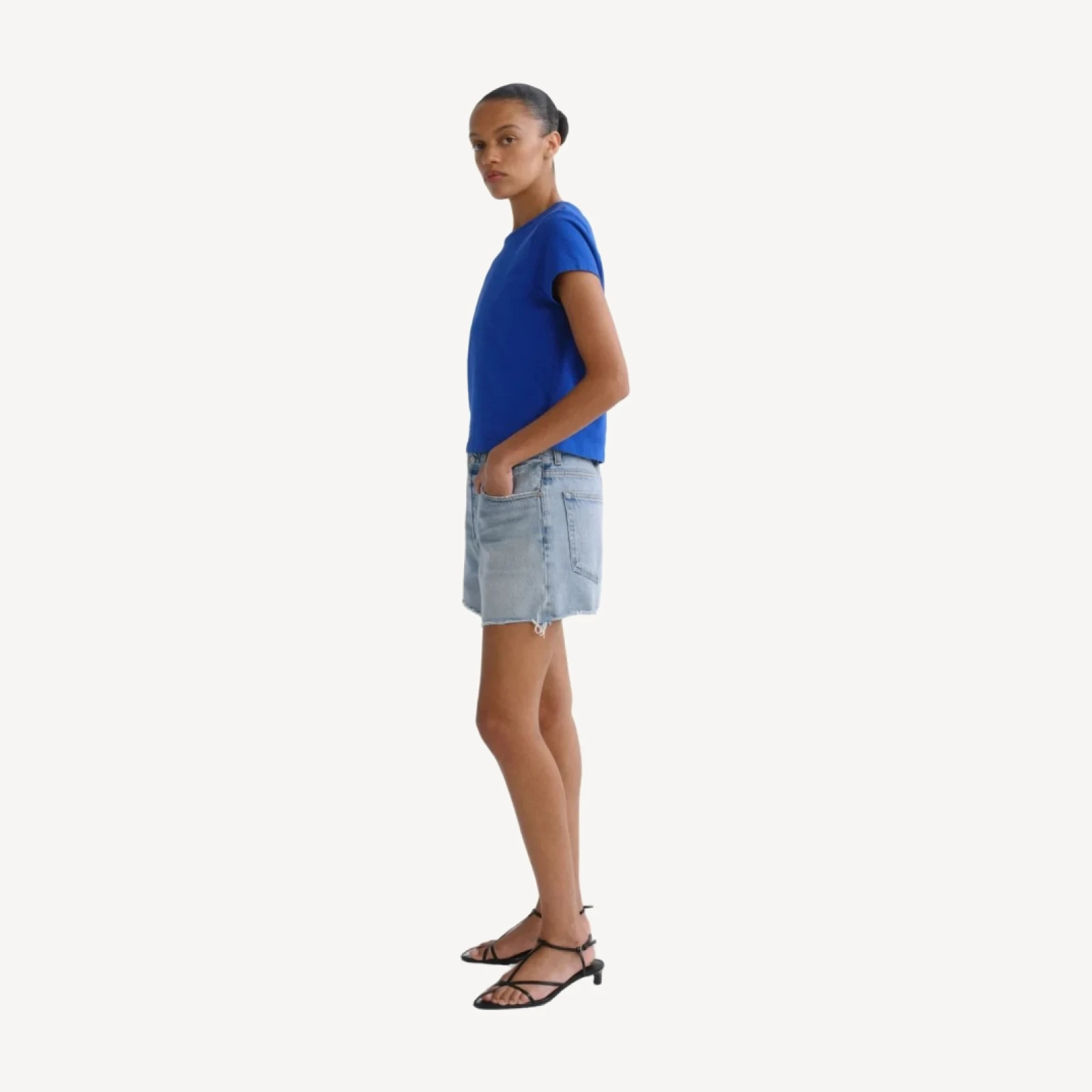 Nye Short in Post
