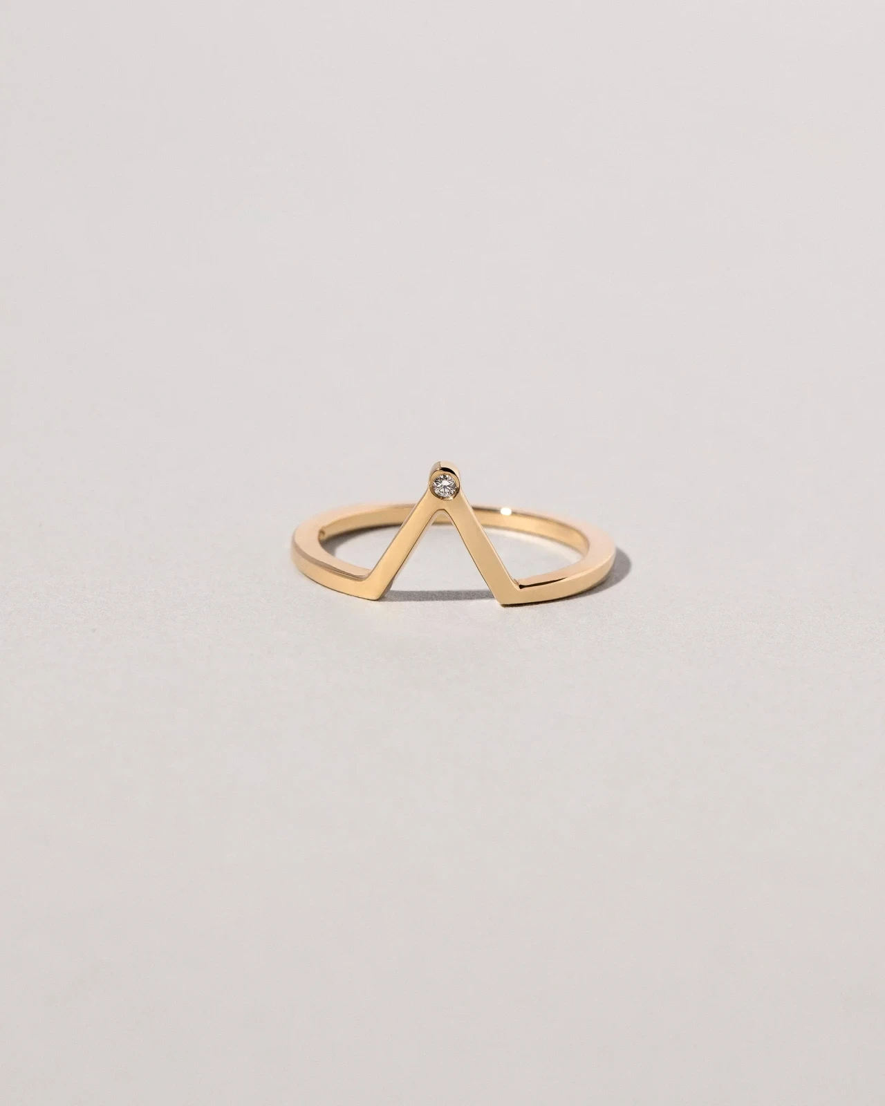 Triangle Band - Single Bezel-Set Diamond
