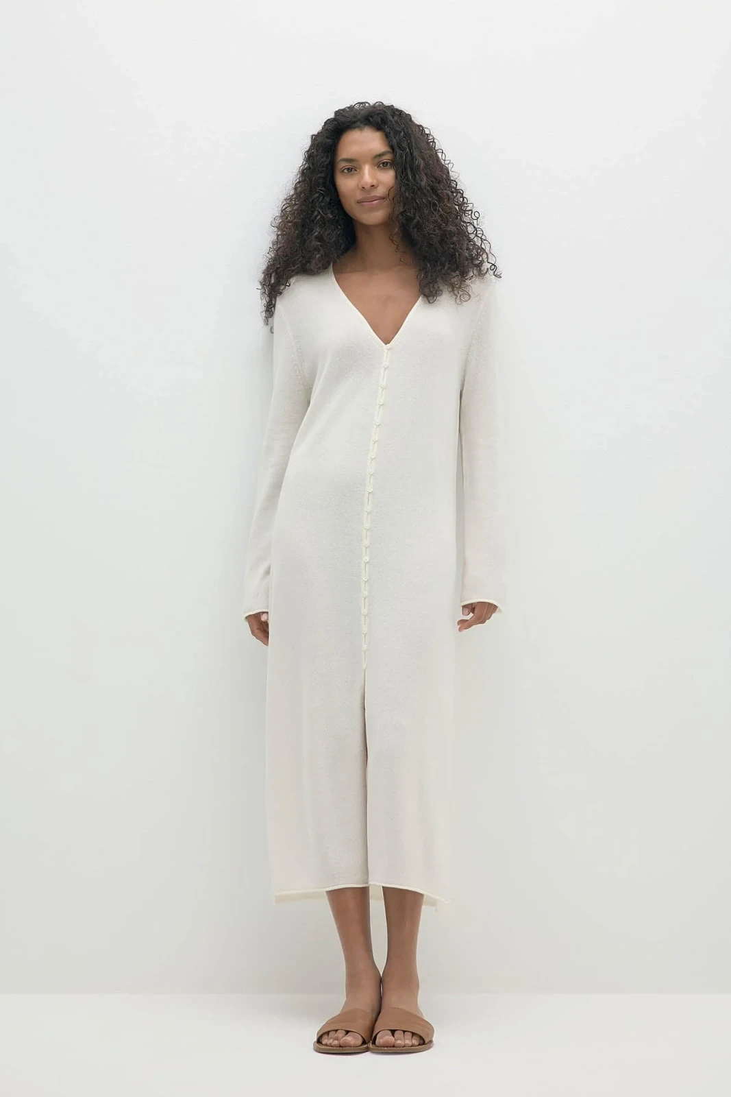 ELOISE BUTTON-FRONT CASHMERE KAFTAN - ECRU