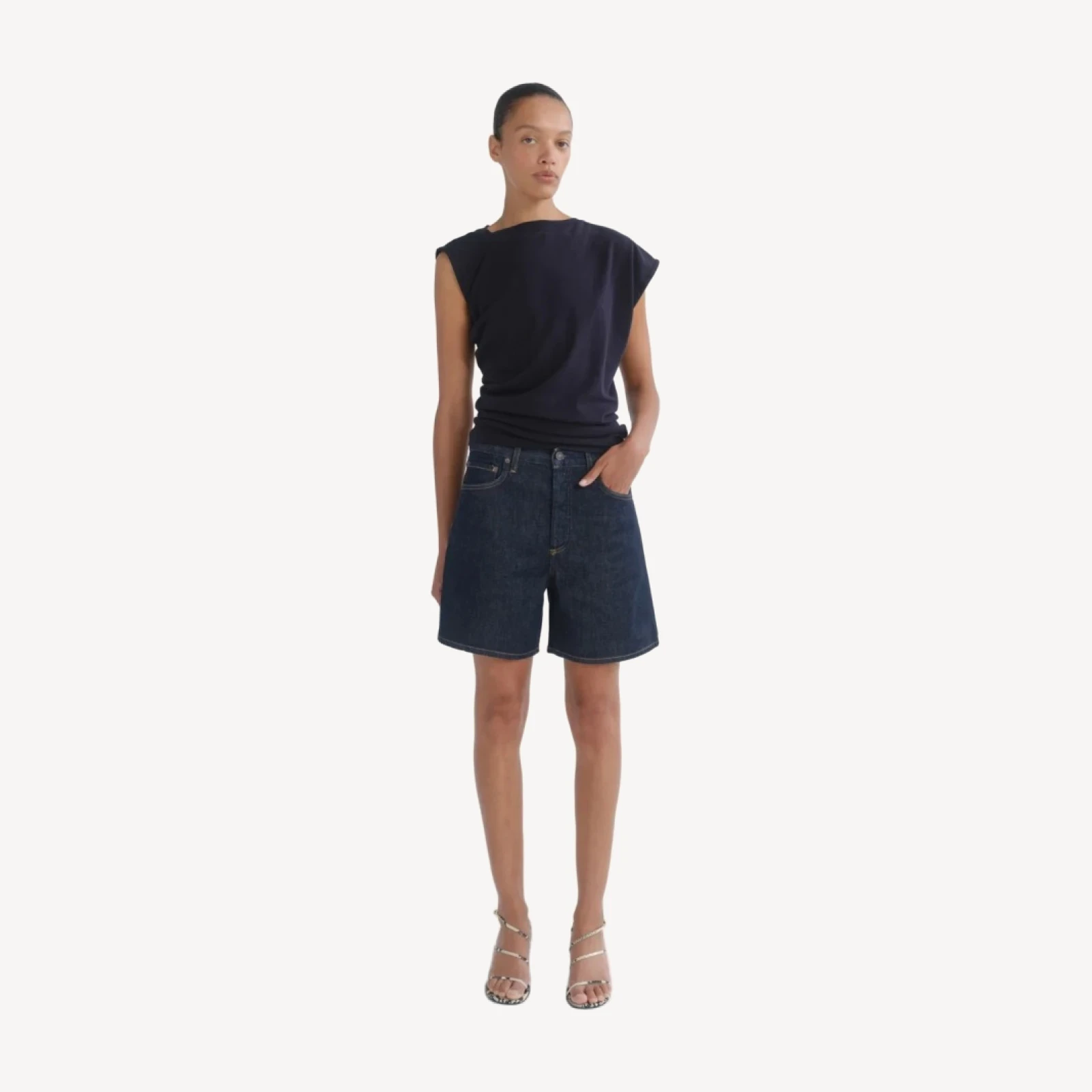 Dame Short (Weightless) in Rinse