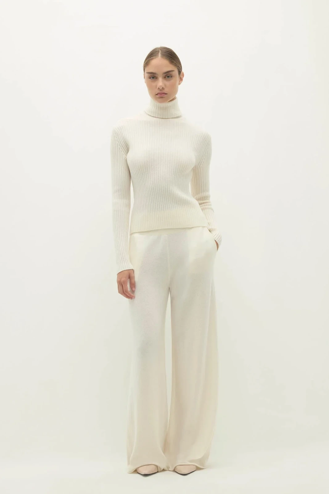 HELLY RIBBED TURTLENECK - ECRU