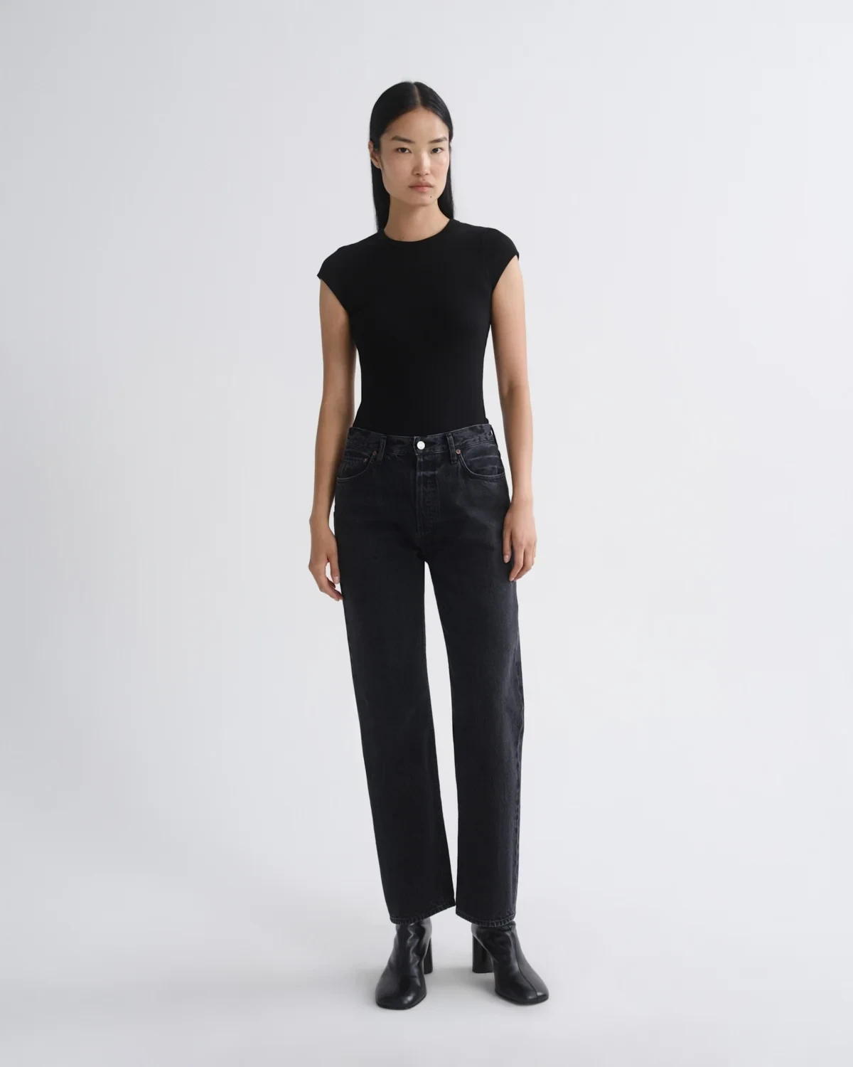 90's Pinch Waist High Rise Straight (Weightless) in Vanta
