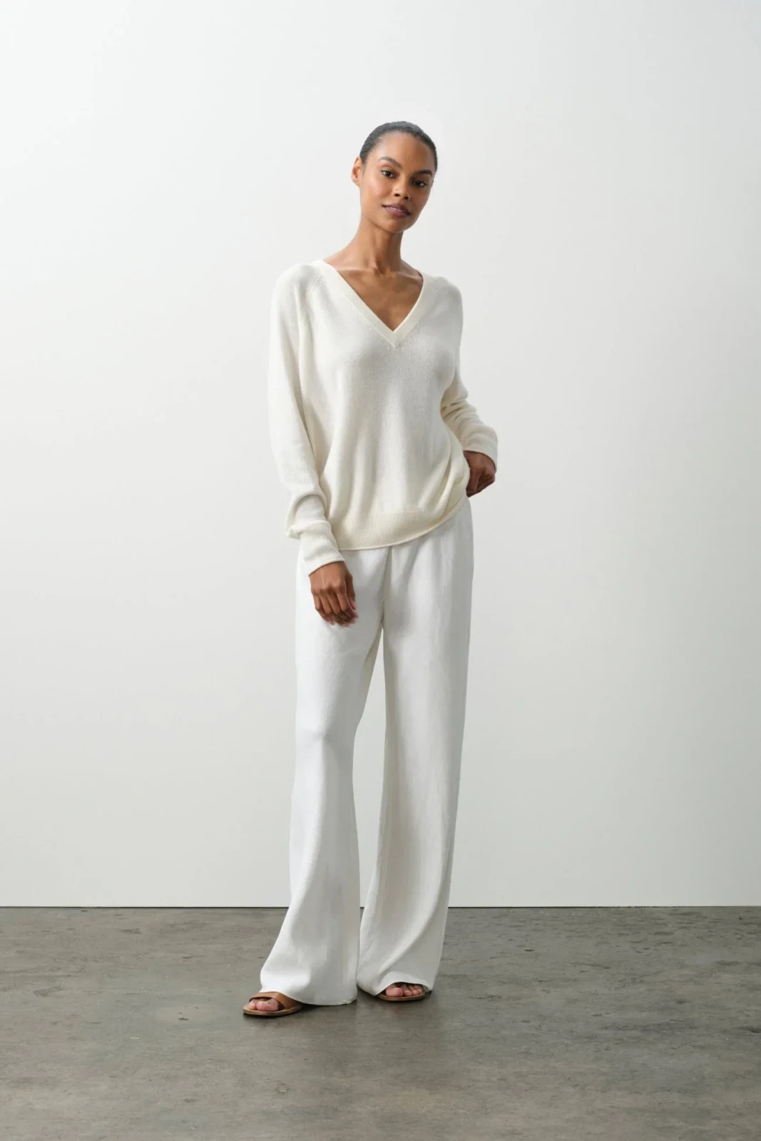 HARLYN CASHMERE V-NECK SWEATER - ECRU
