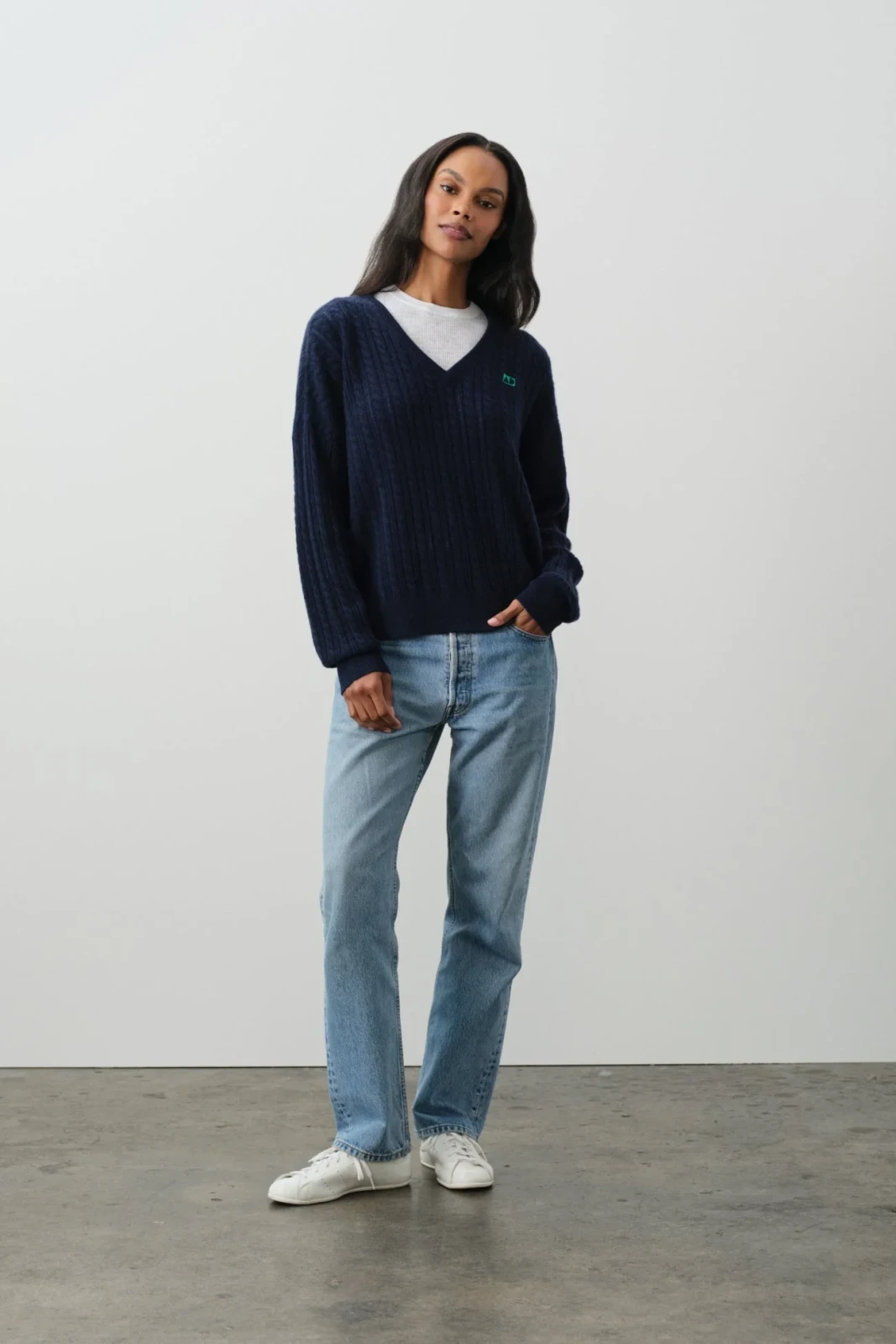 ELINA CASHMERE CABLE KNIT V-NECK - CLUB NAVY