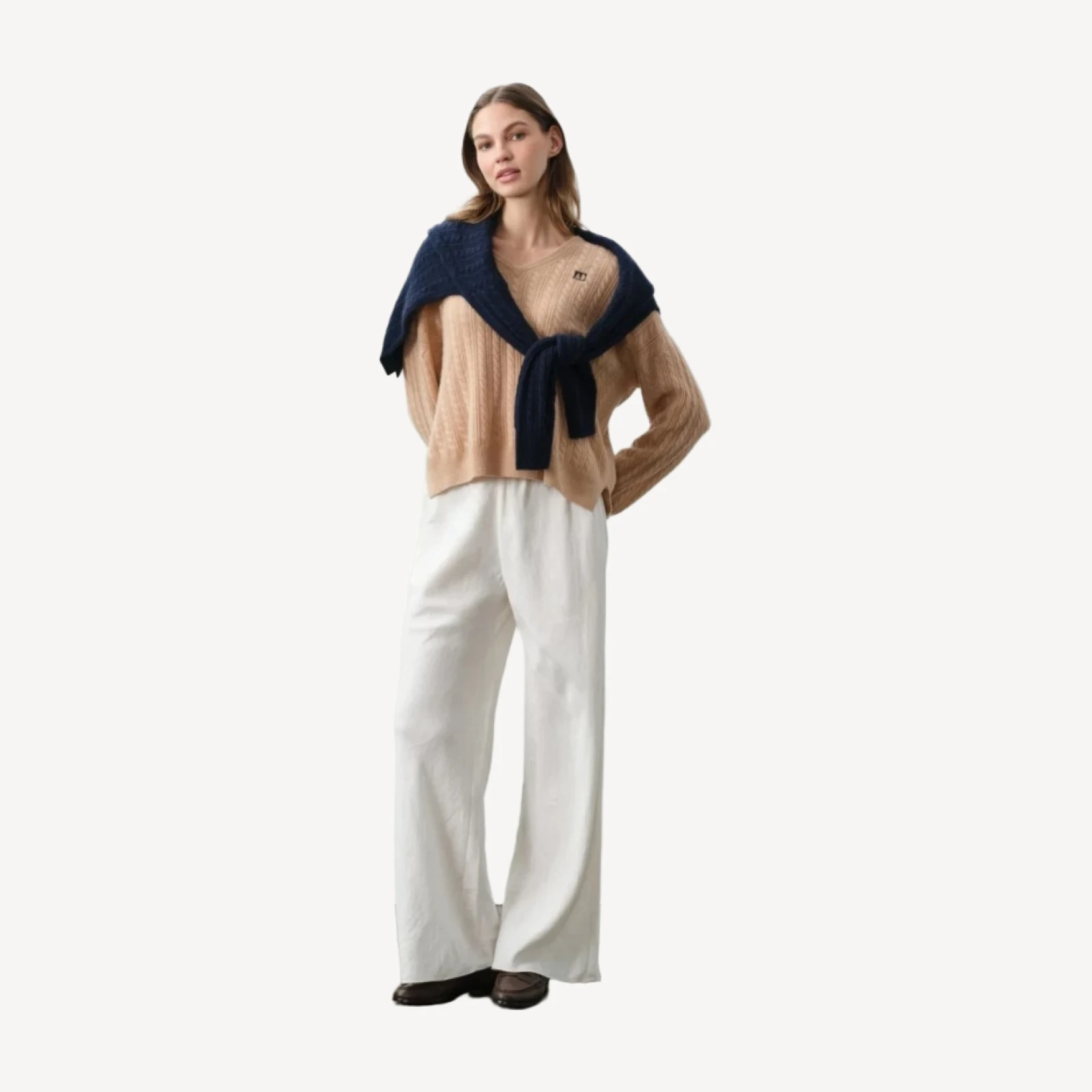 ELINA CASHMERE CABLE KNIT V-NECK - HONEY