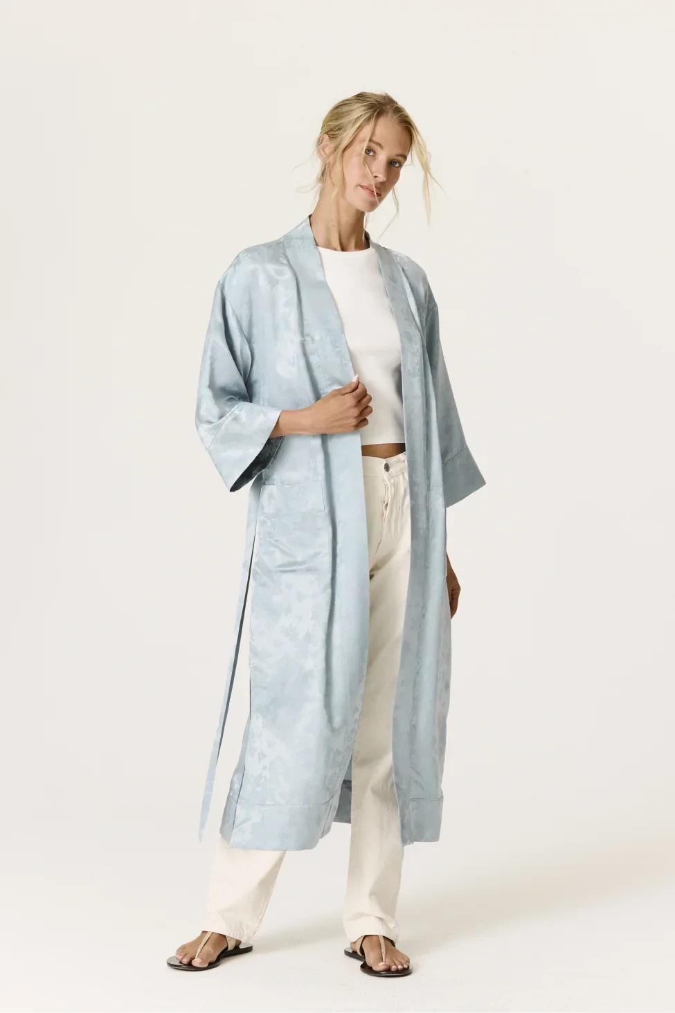 IONA FLORAL JACQUARD SILK BLEND ROBE - ROCOCO BLUE