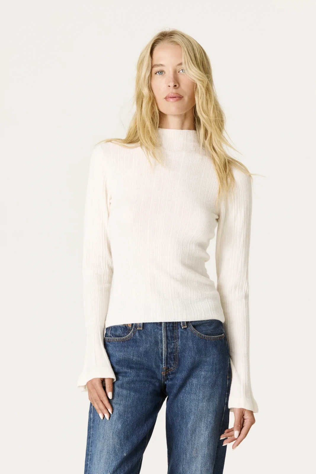 UMA CASHMERE MOCK NECK SWEATER - ECRU