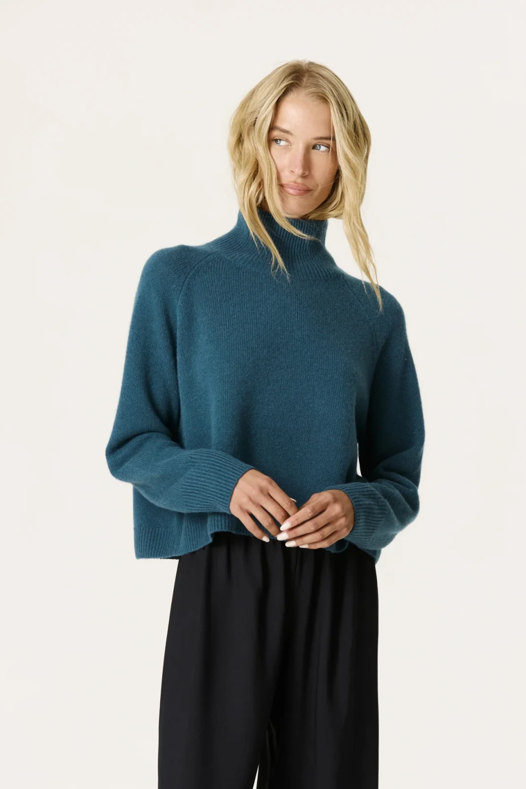 NOELLE TURTLENECK CASHMERE SWEATER - FRENCH TEAL