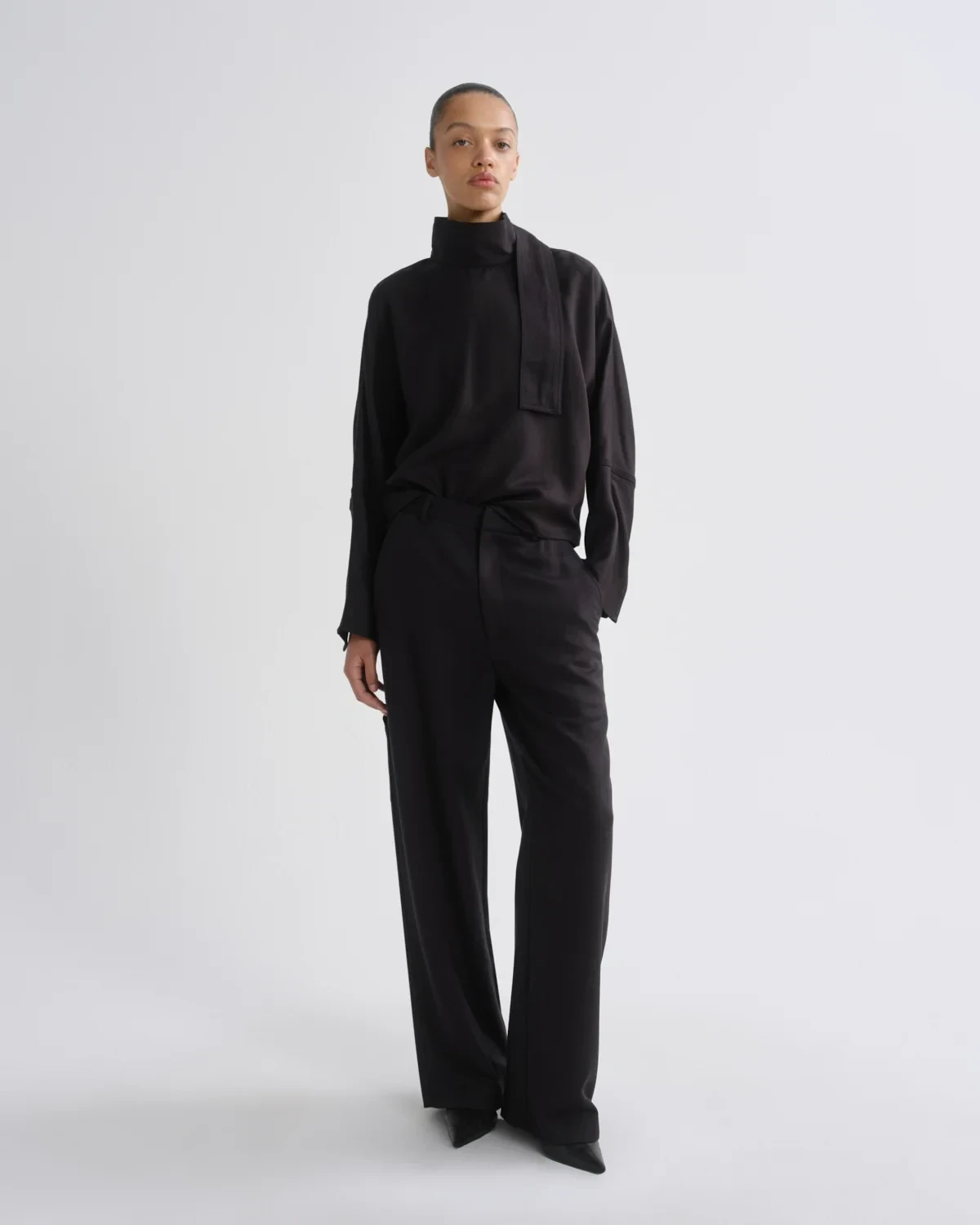 Lyndon Pant in Charcoal