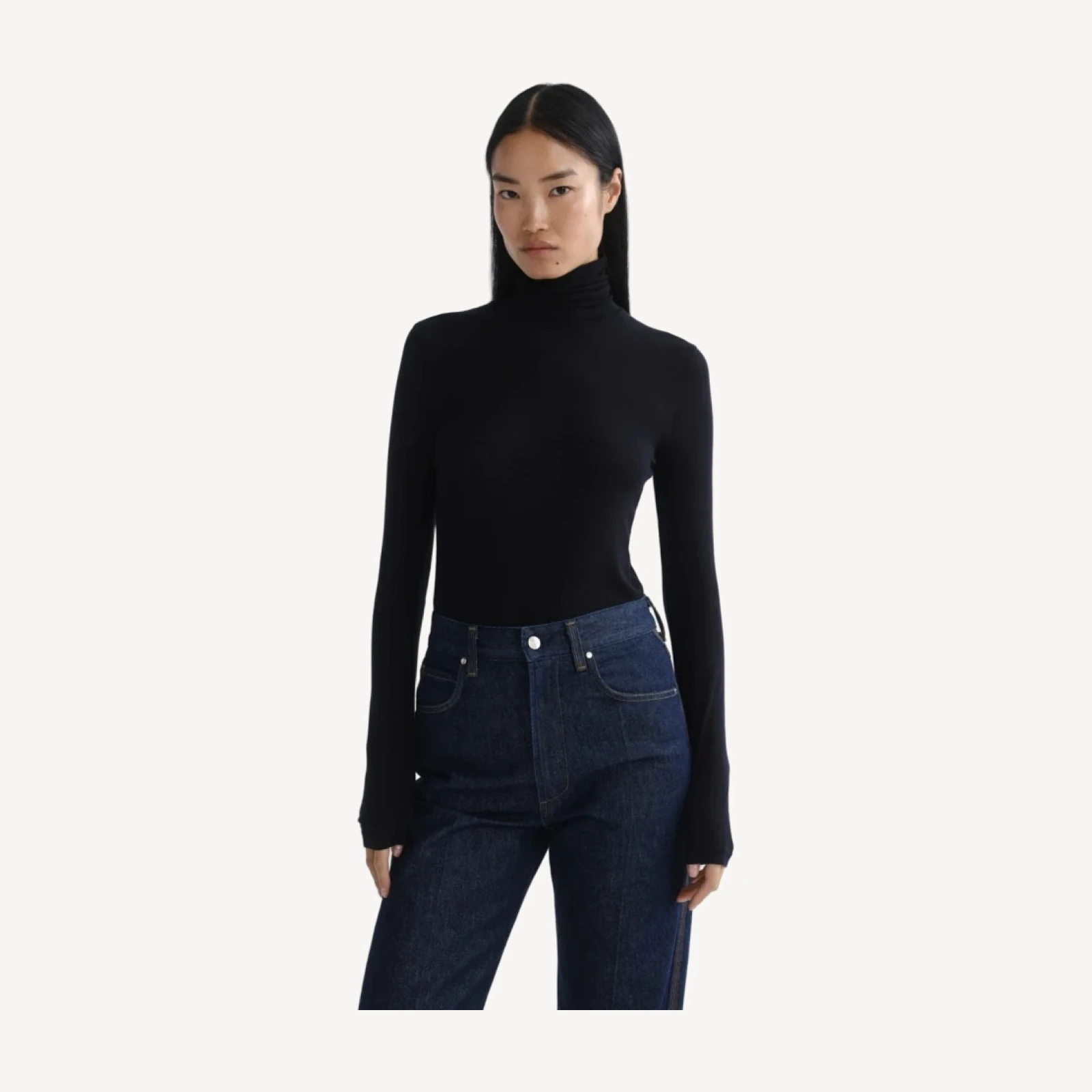 Pascale Turtleneck in Obscura