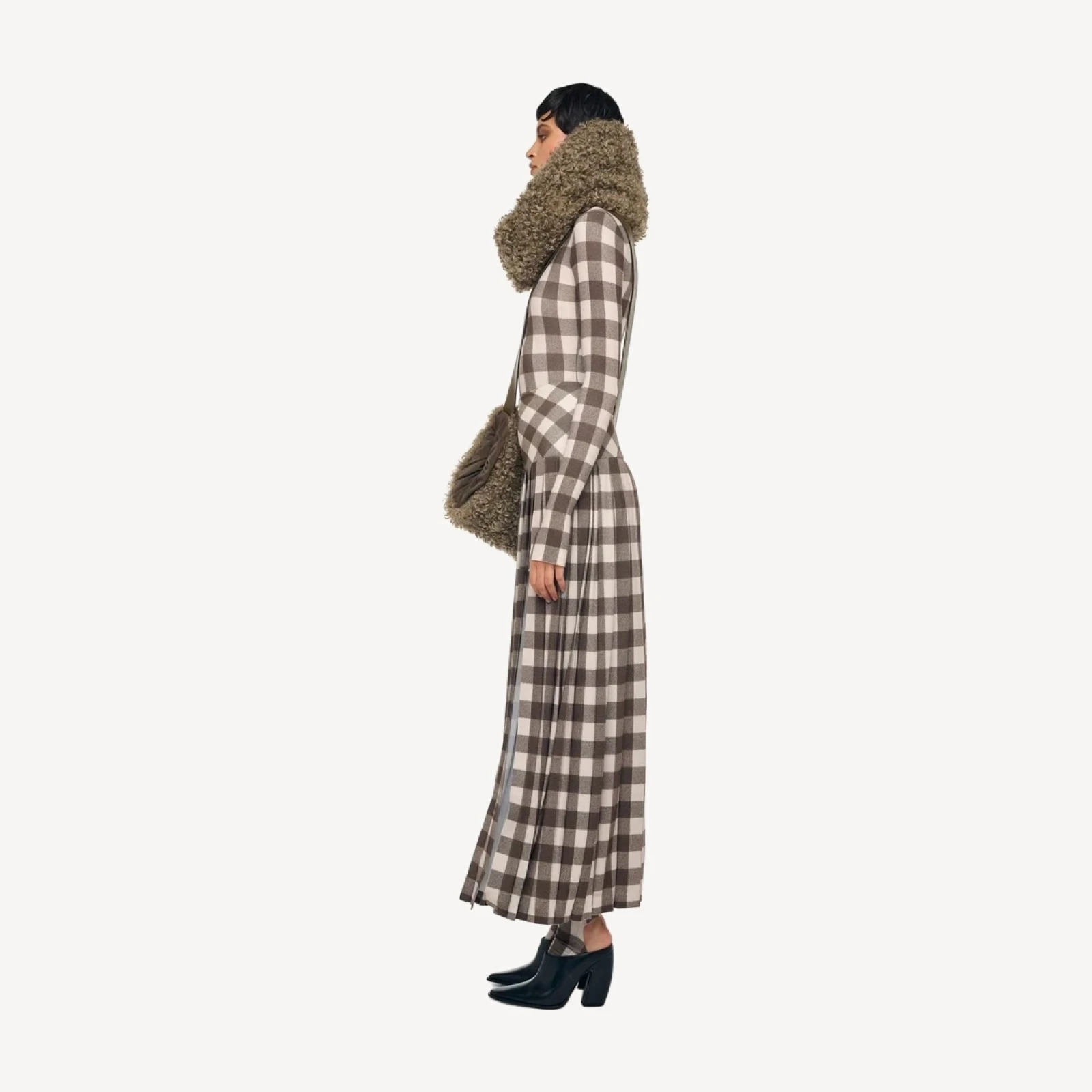 PLEATED LONG SKIRT W/ SLIT