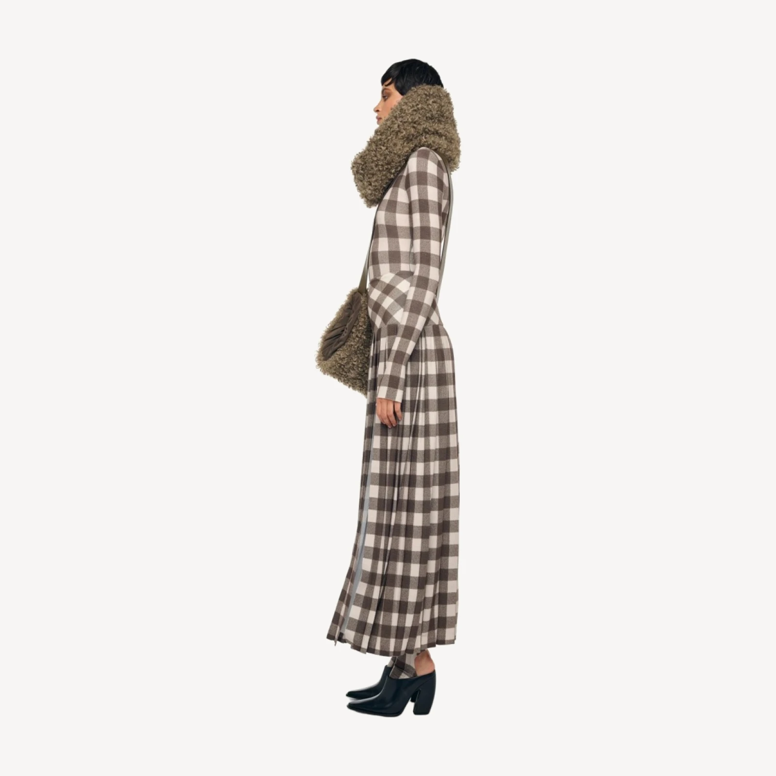 PLEATED LONG SKIRT W/ SLIT