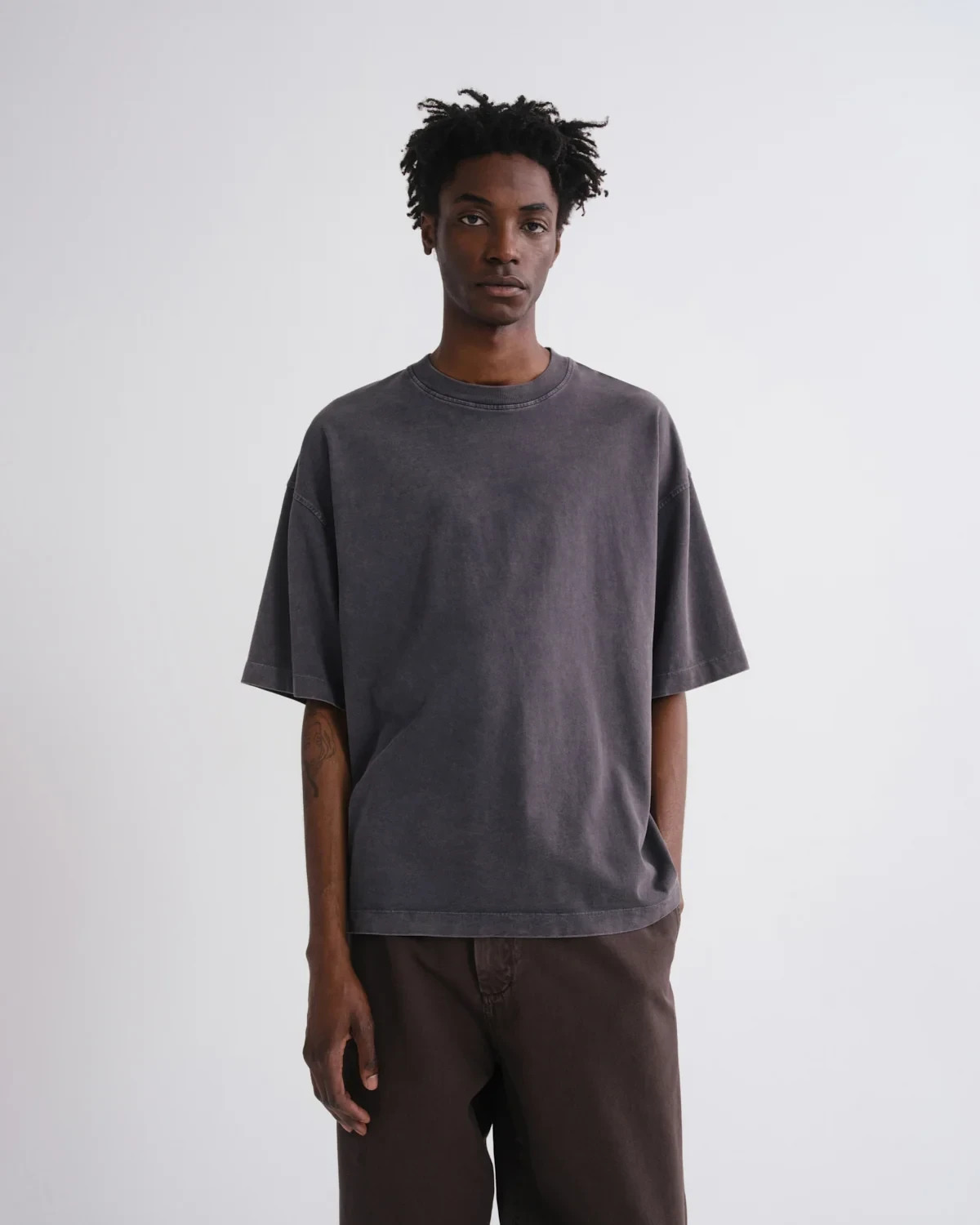 Portman Tee in Washed Grey