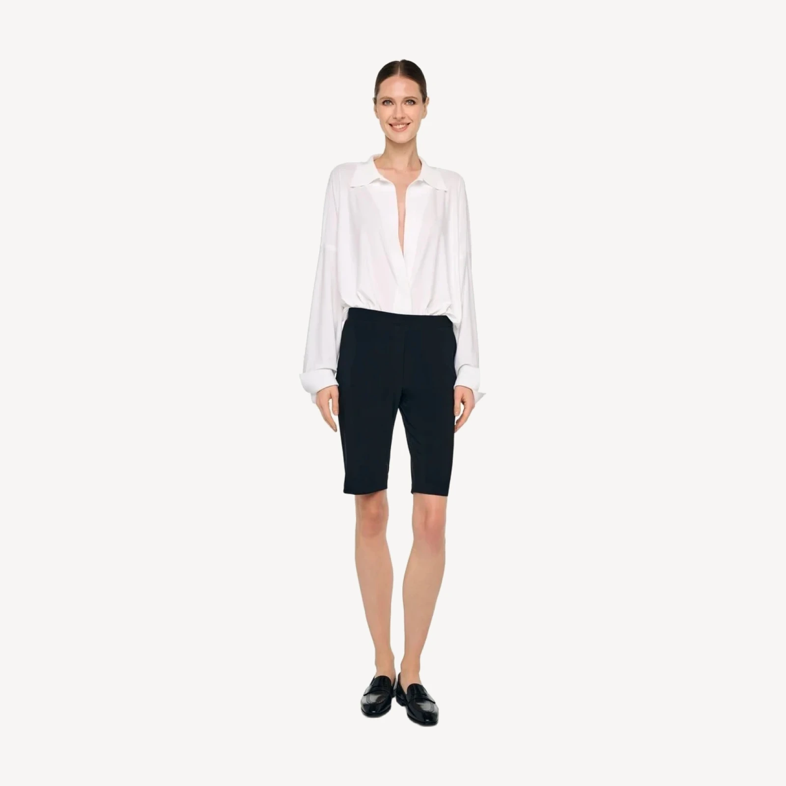 FLAT FRONT BERMUDA SHORT
