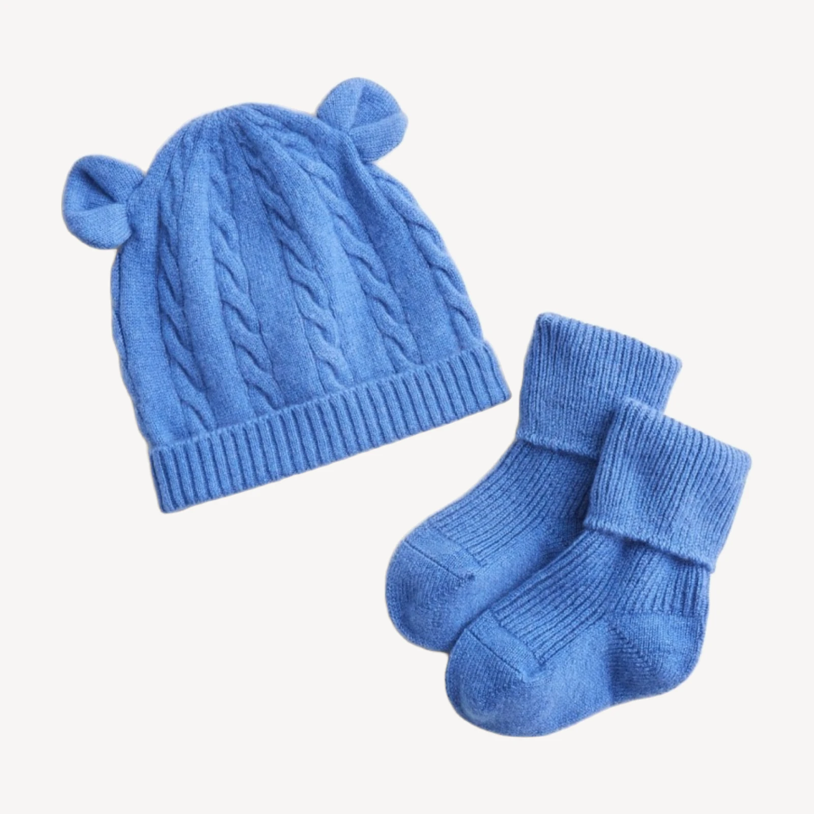 Limited-edition baby cashmere beanie and booties set