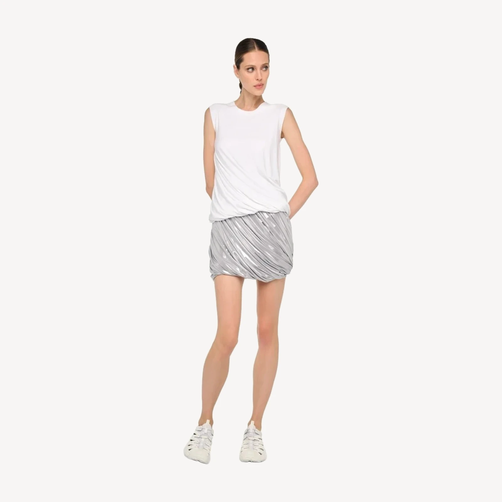 SLEEVELESS TWIST TOP
