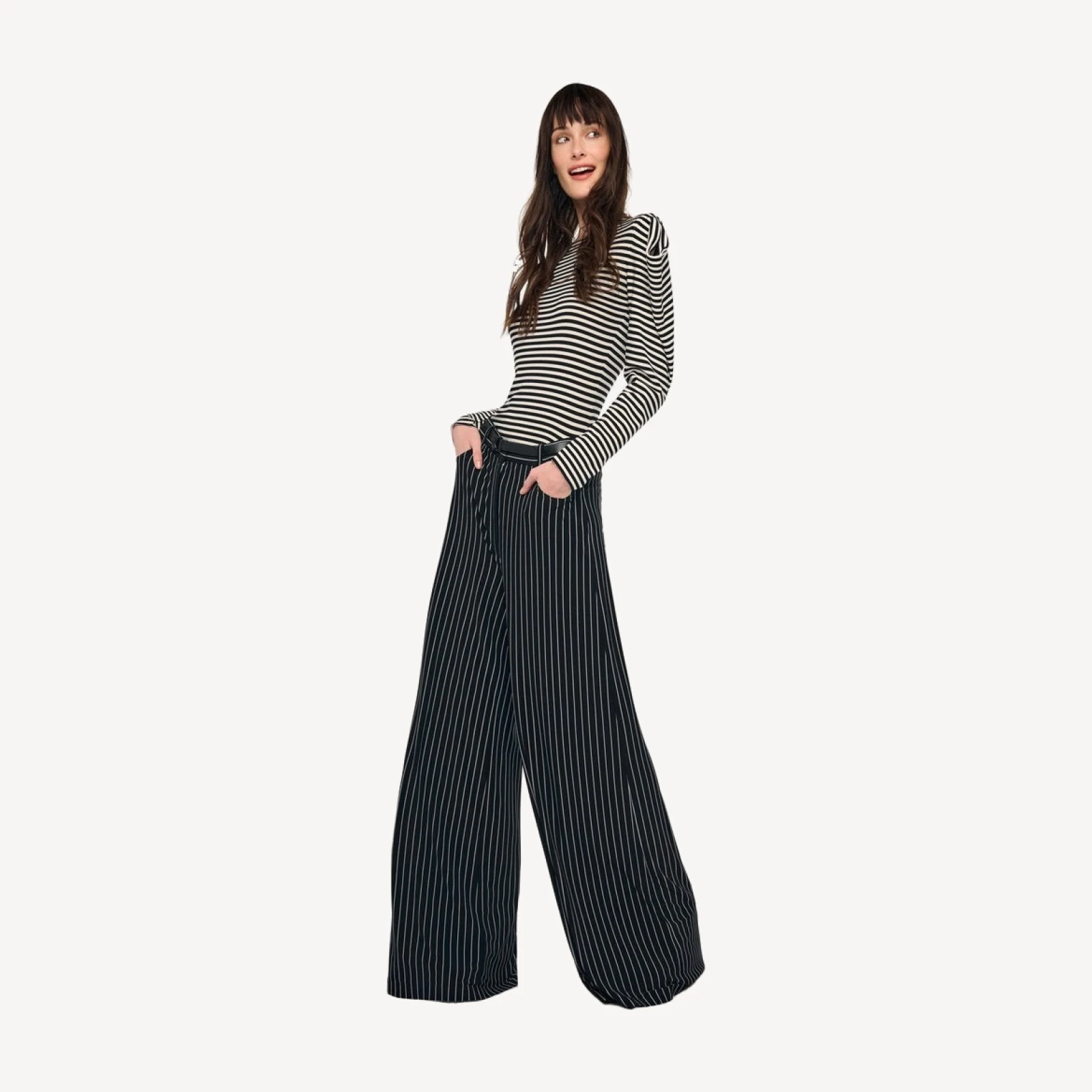WING SLEEVE TOP